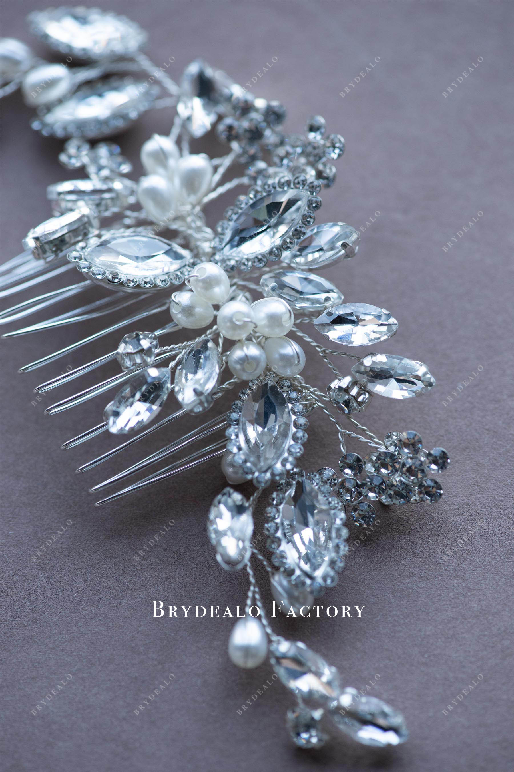 sparkly silver rhinestone pearl bridal comb