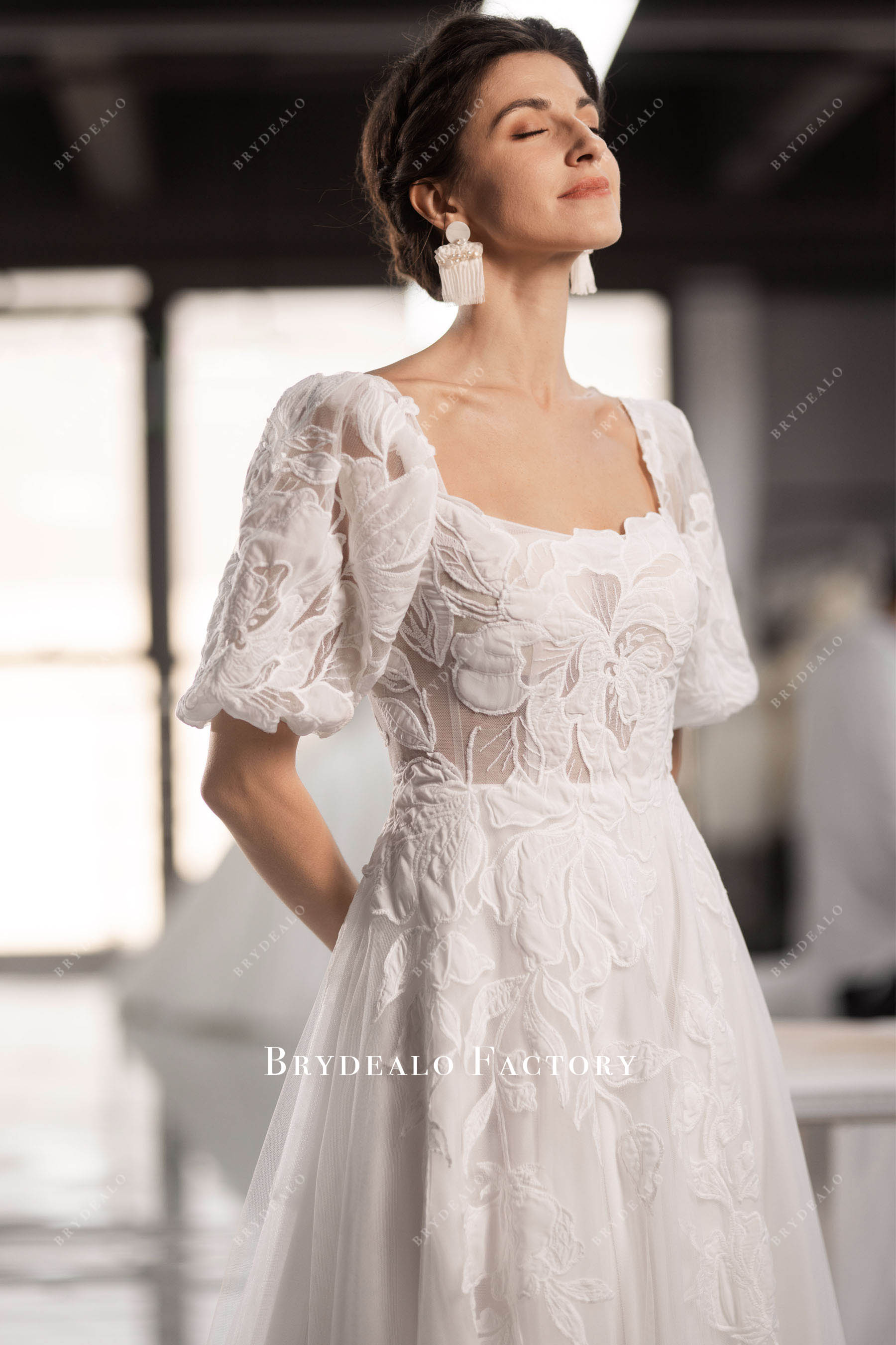 white square neck bubble sleeve wedding dress