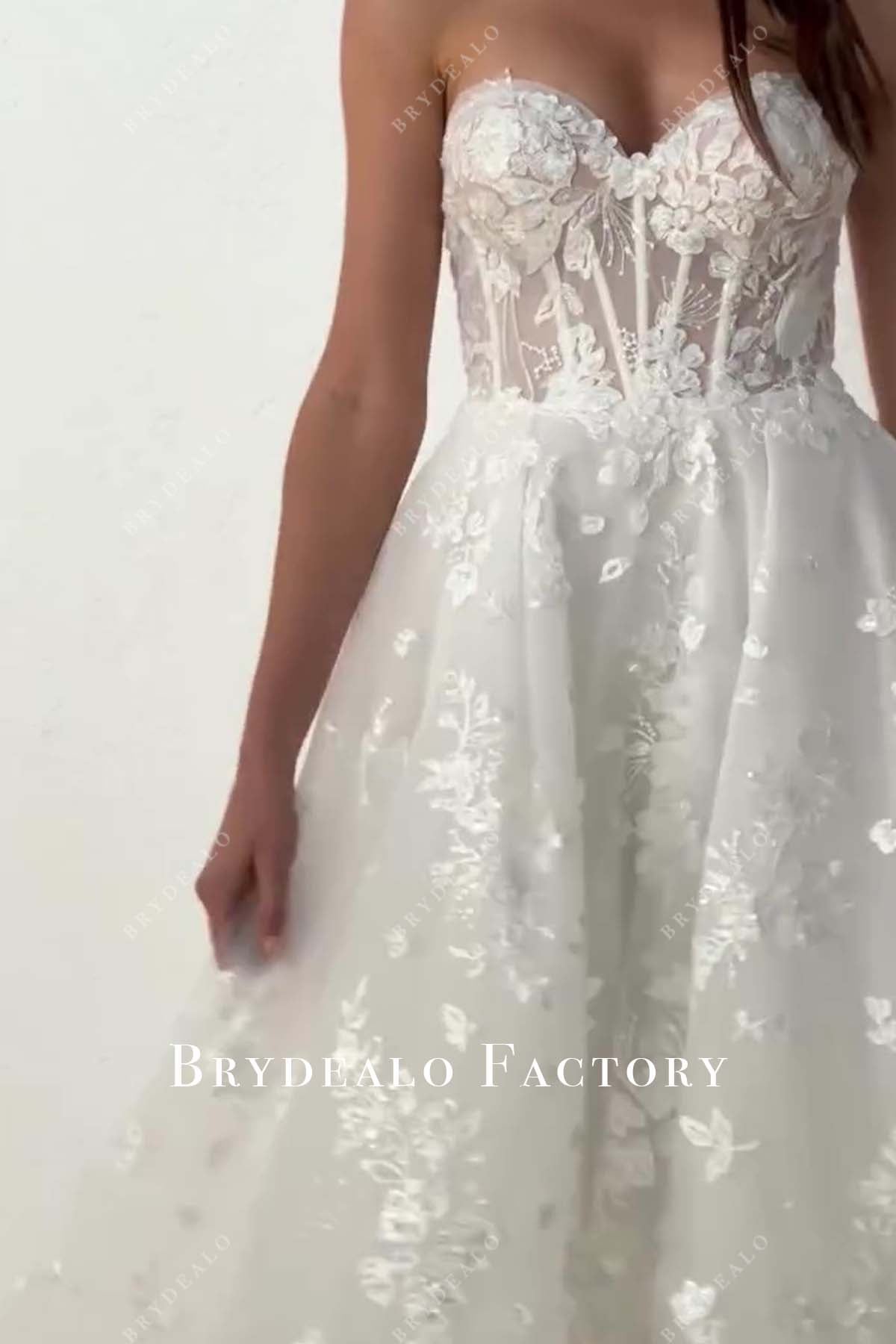 sweetheart neck lace wedding gown