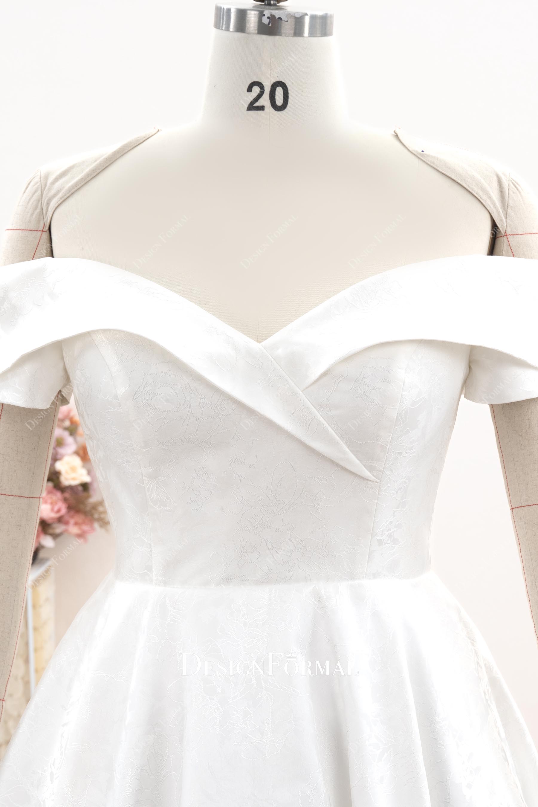 sweetheart neck plus size wedding dress