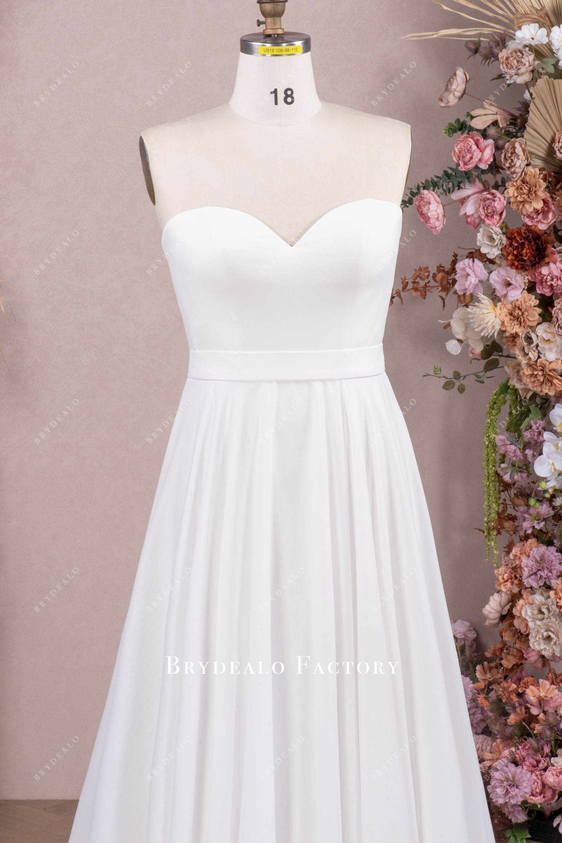 sweetheart neck wedding dress