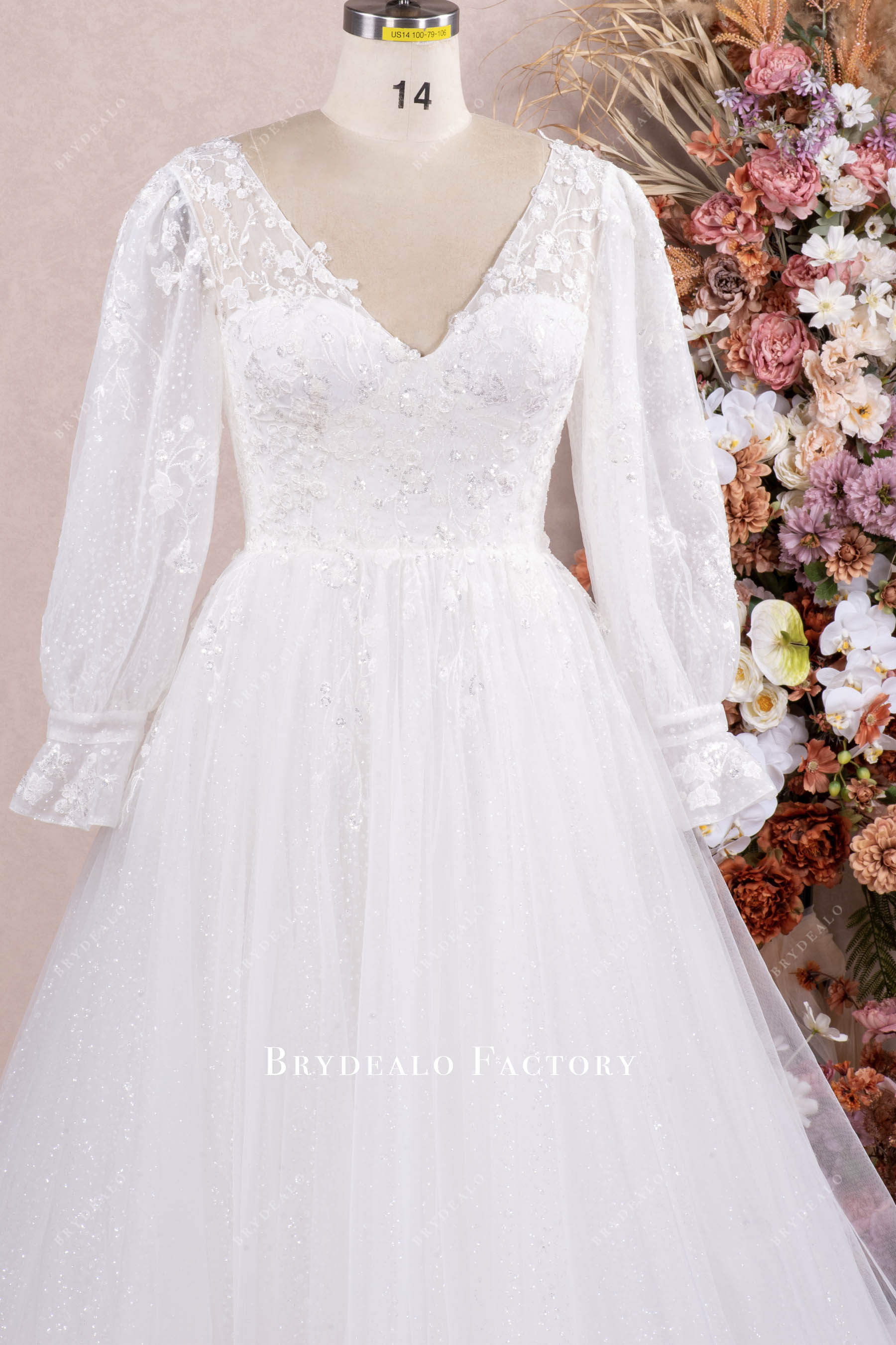 V-neck bubble sleeve lace wedding dress