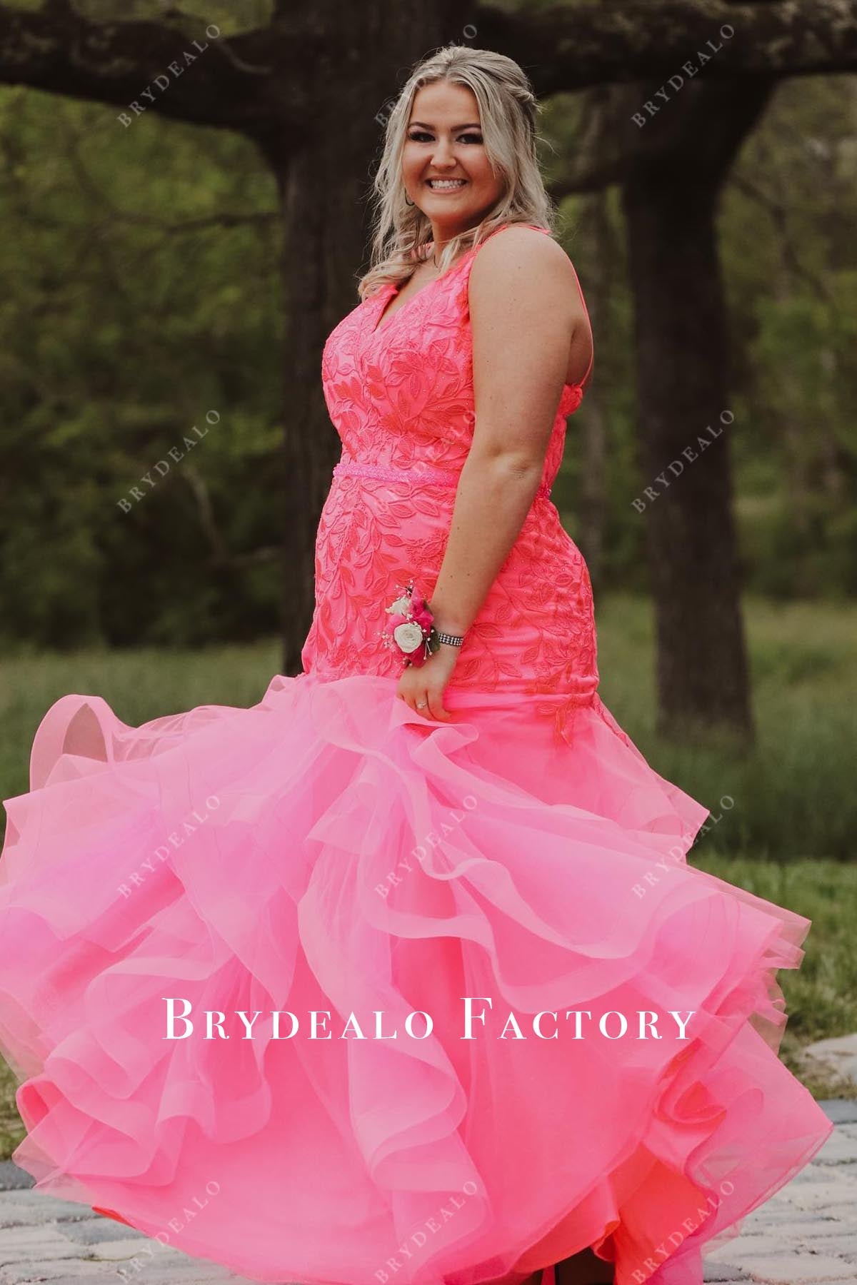 watermelon lace trumpet prom dress
