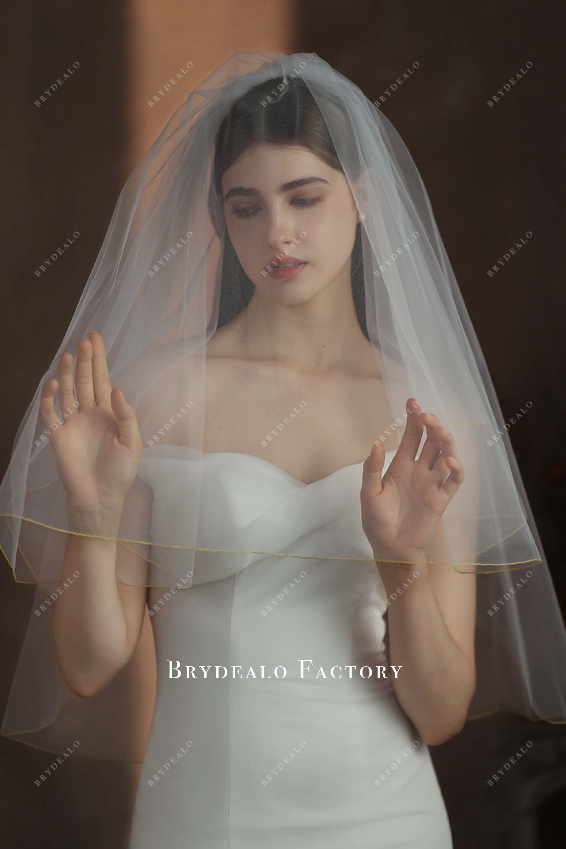 white tulle bridal veil