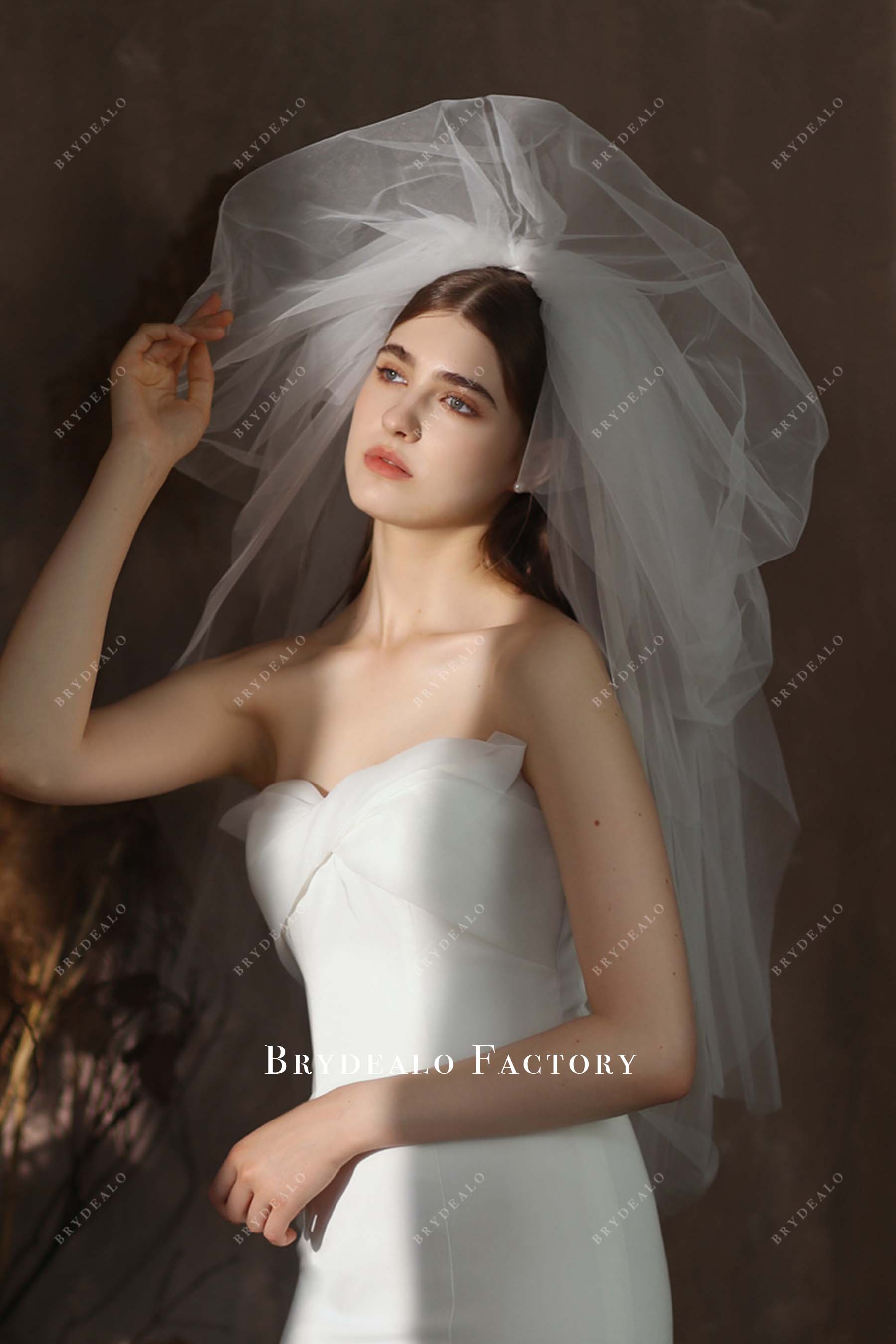 white tulle bridal veil