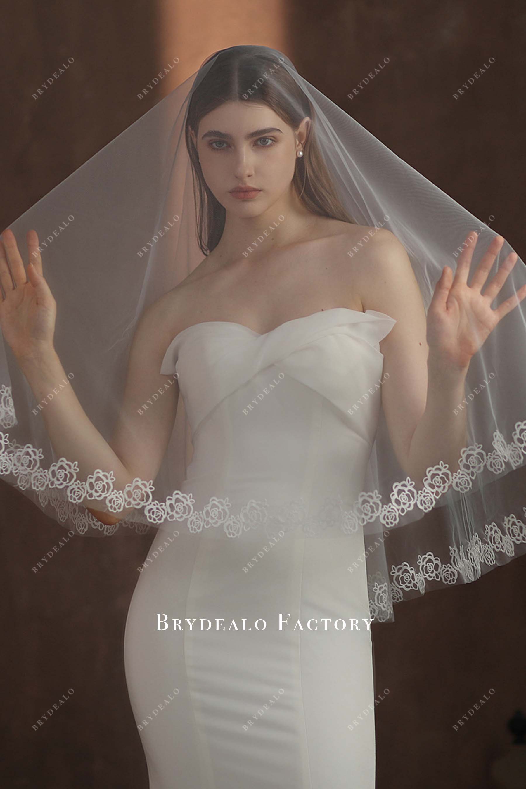 white tulle bridal veil