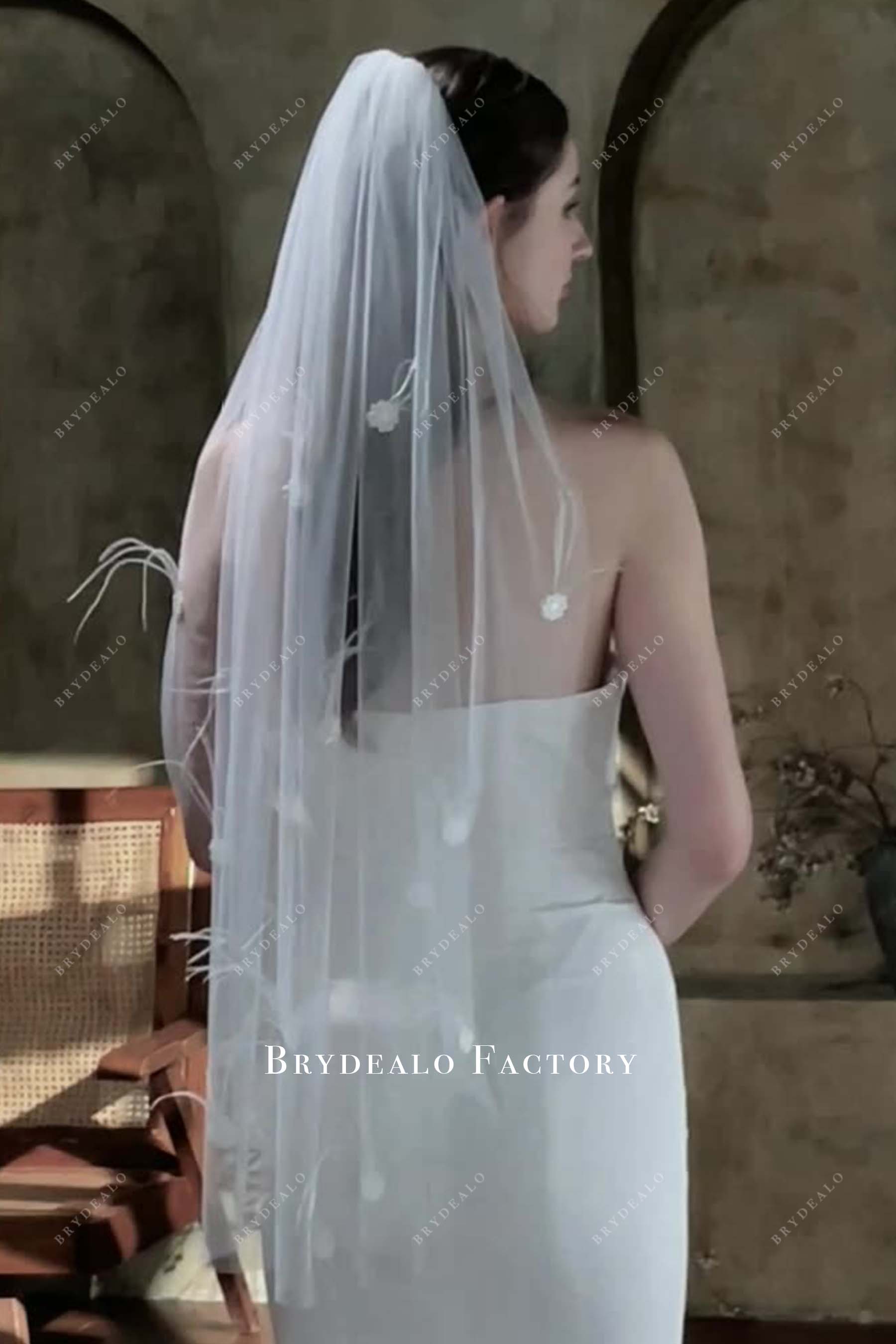 white tulle bridal veil