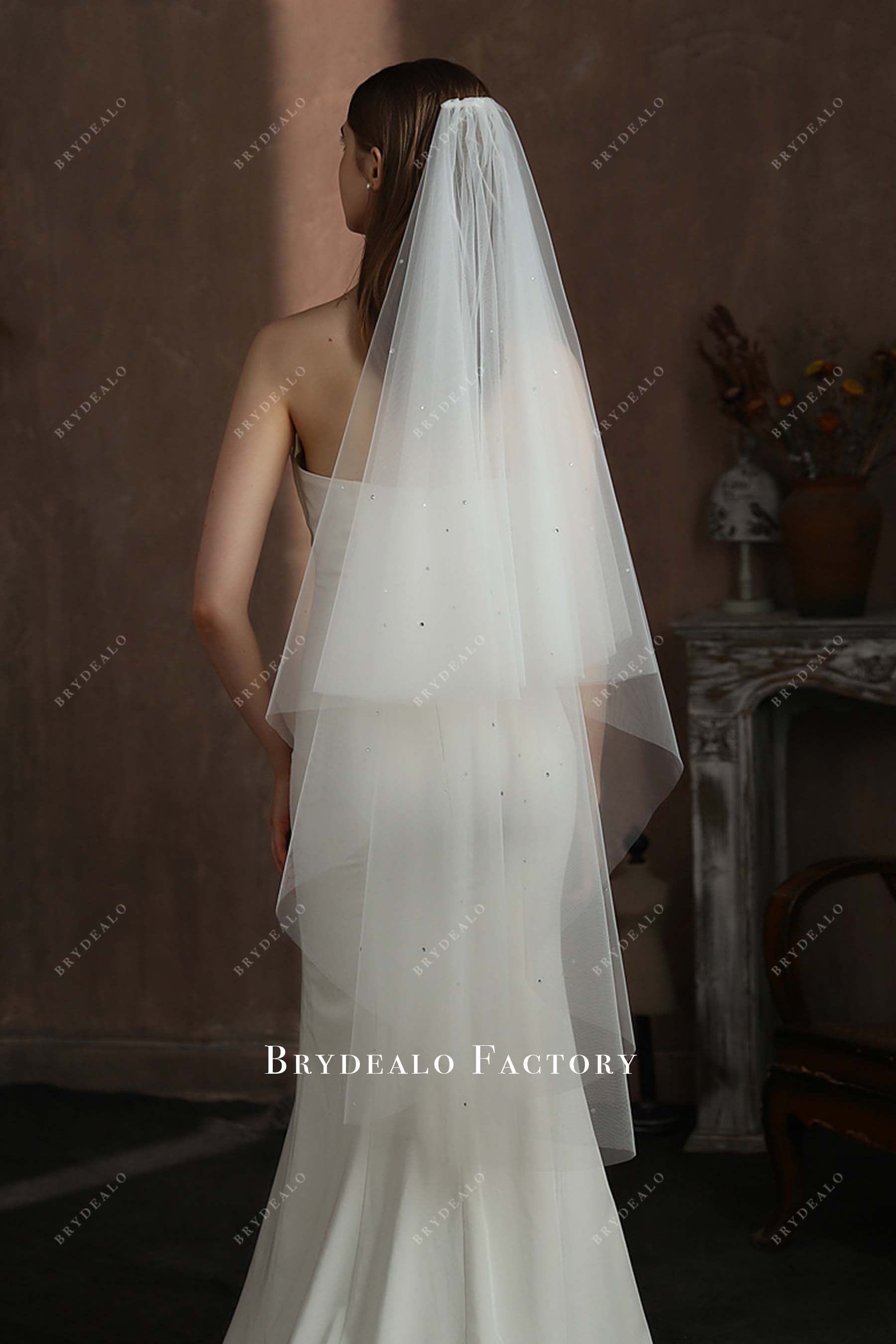 with comb tulle wedding veil