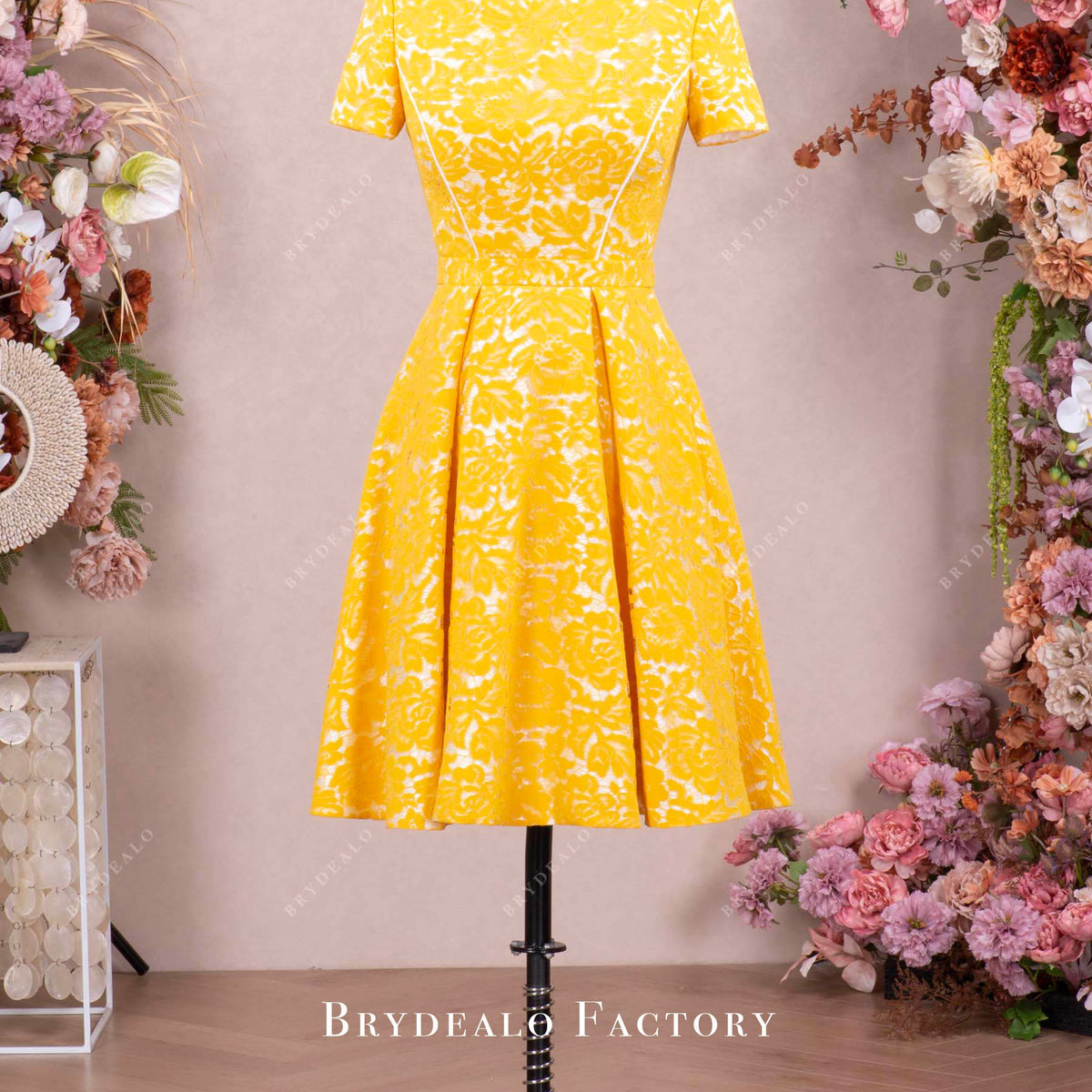 Yellow Lace Short Sleeve Knee Length Semi-Formal Dress
