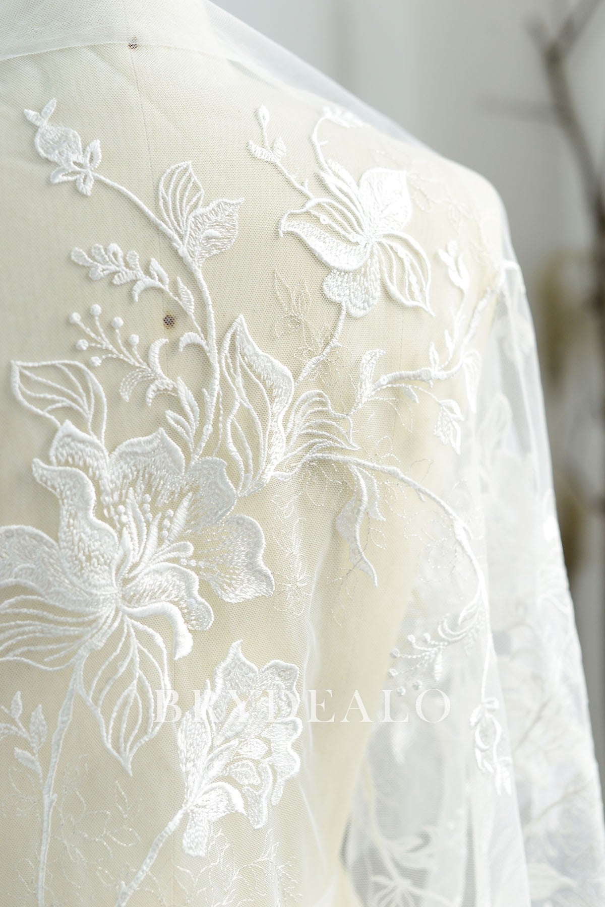 Best Beautiful Flower Embroidery Bridal Lace Fabric