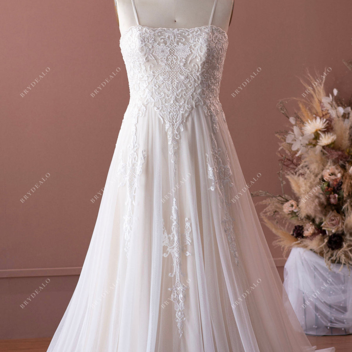 Plus Size Spaghetti Strap Stylish Lace A-line Champagne Bridal Dress, White