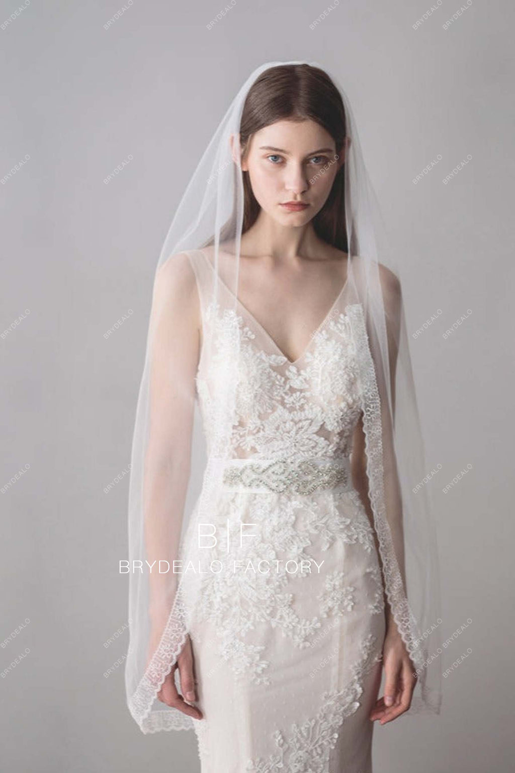 Brydealo Factory Two-Tiered Fingertip Length Bridal Veil Wholesale Lace Trim Wedding Veil