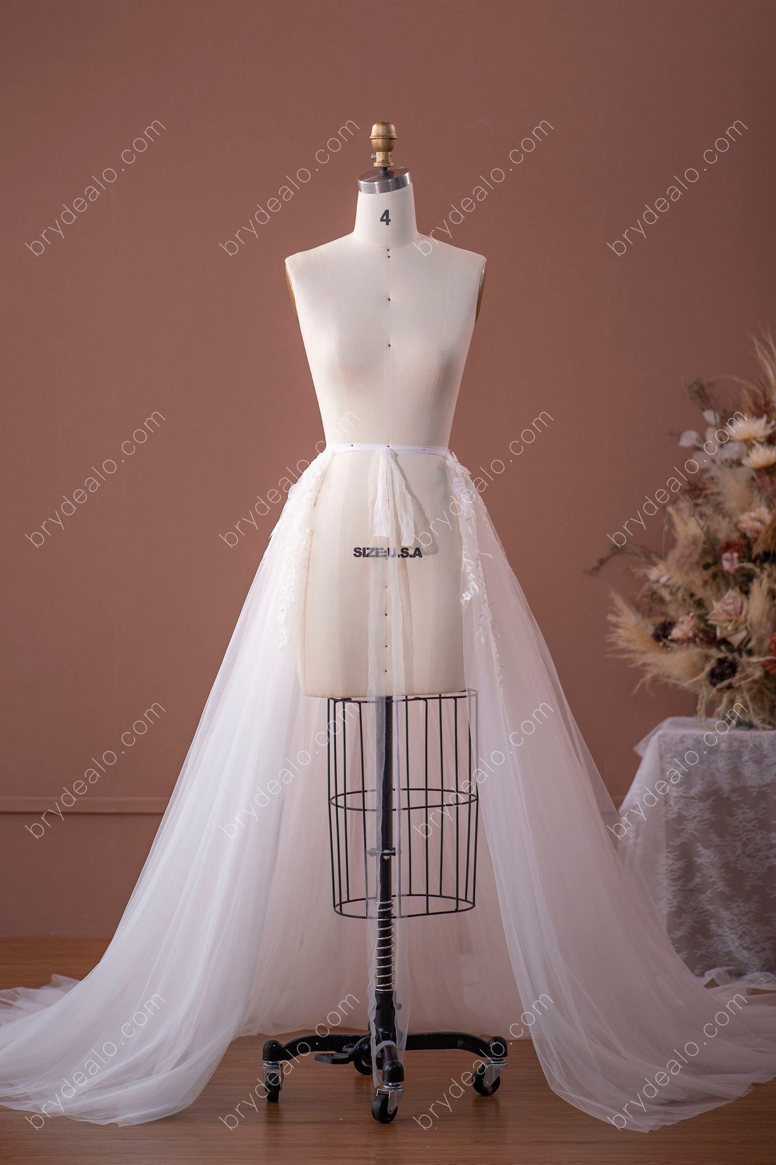 Modern Corset Sweetheart Beaded Lace Tulle Overskirt Bridal Gown