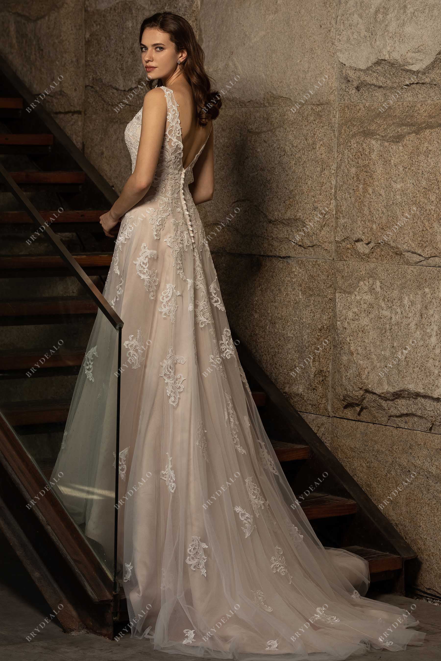 Elegant Court Train Lace Tulle Bridal Gown