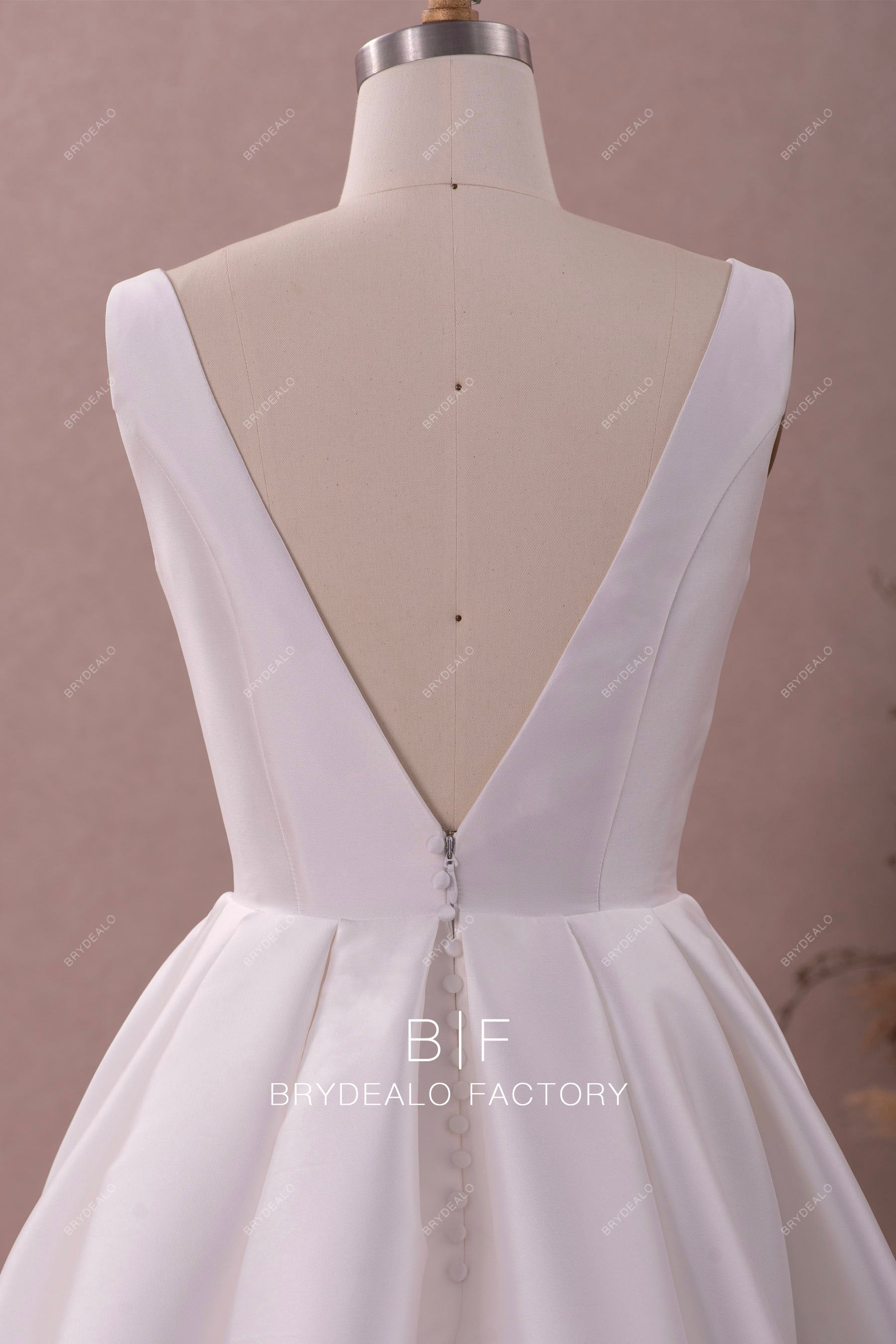 V-back sleeveless elegant satin wedding gown
