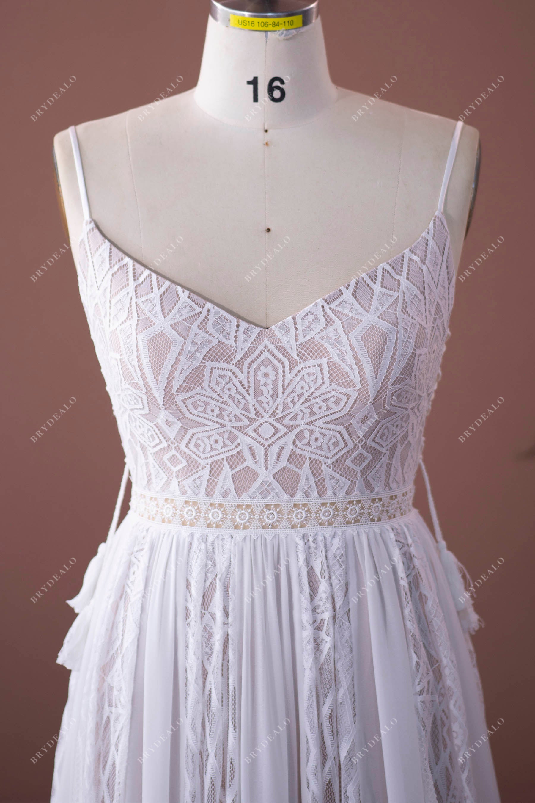 V-neck boho lace sleeveless summer wedding gown
