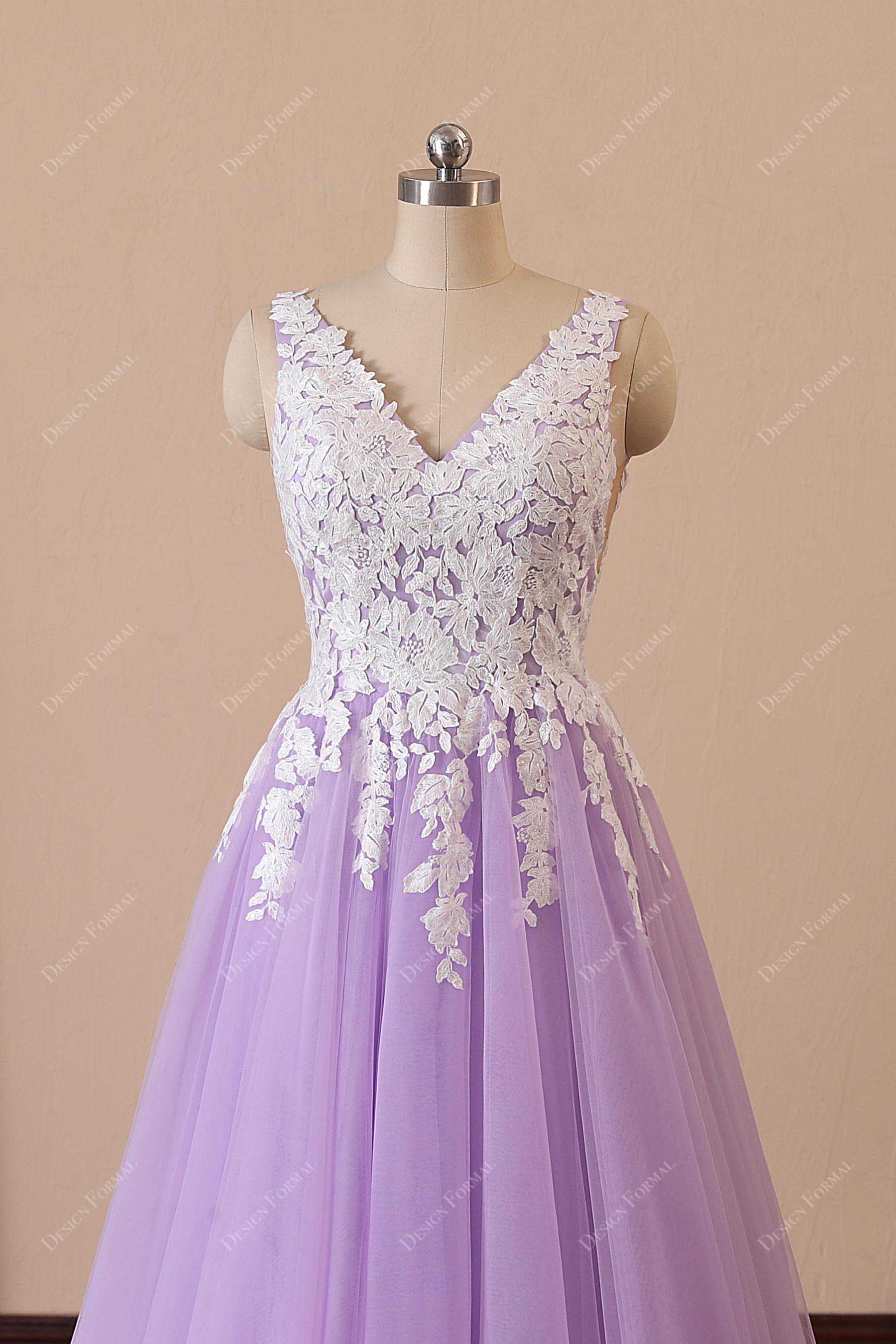 V-neck lace overlaid lilac prom dress 