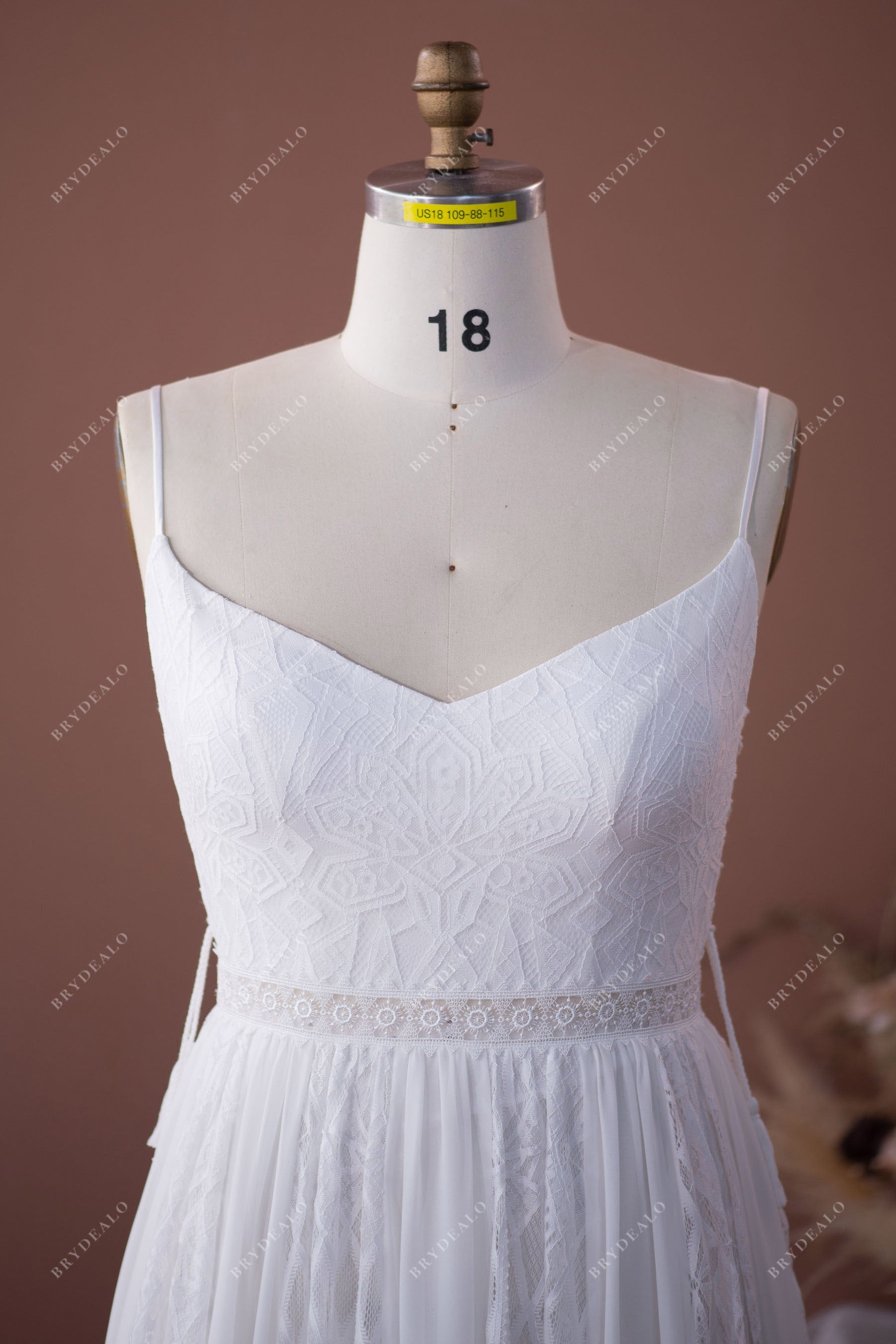 plus size V-neck thin straps lace beach wedding dress