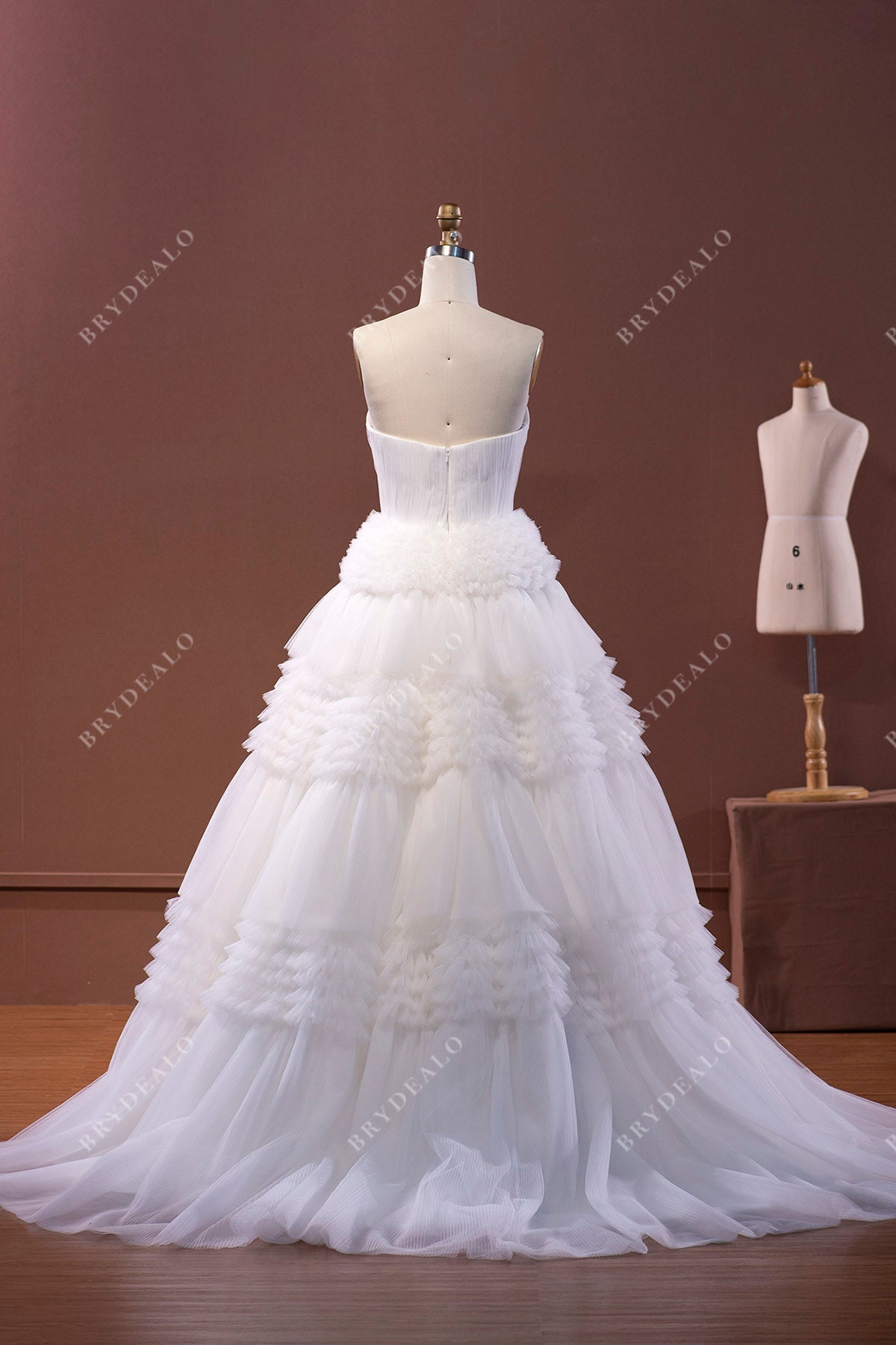 luxury ball gown strapless bridal dress