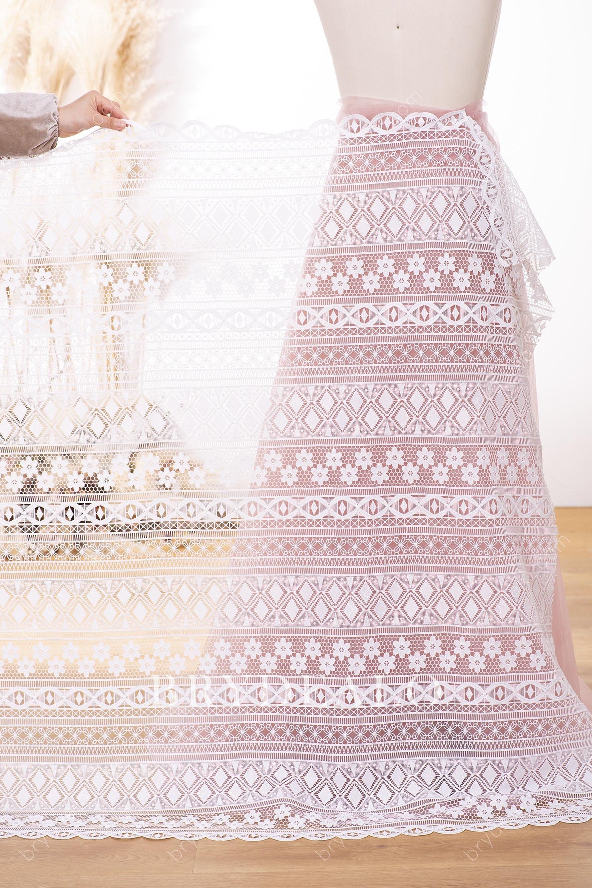 Double Border Full Patterned Crochet Lace Fabric for Dresses