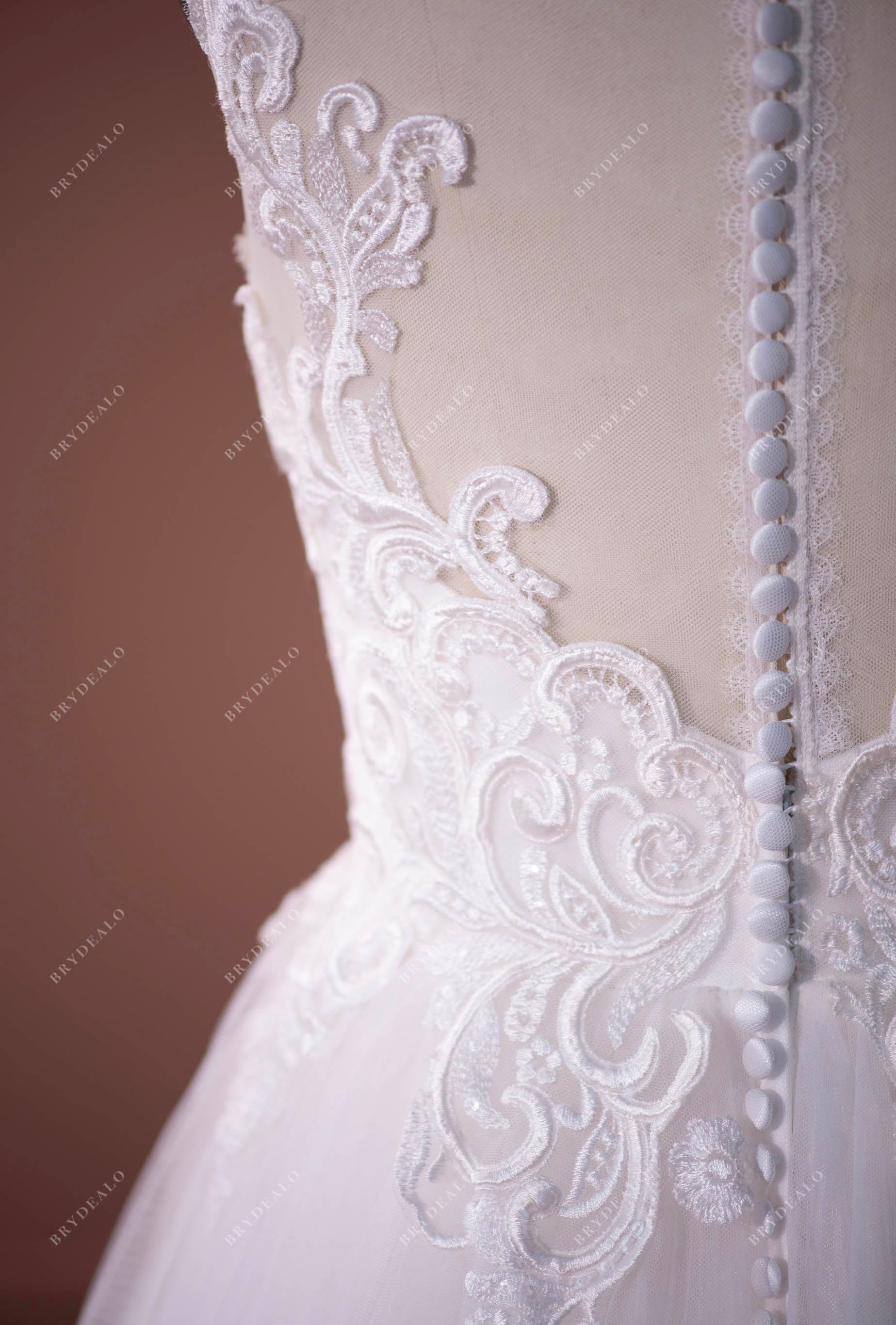 fashion buttons up closure lace bridal gown
