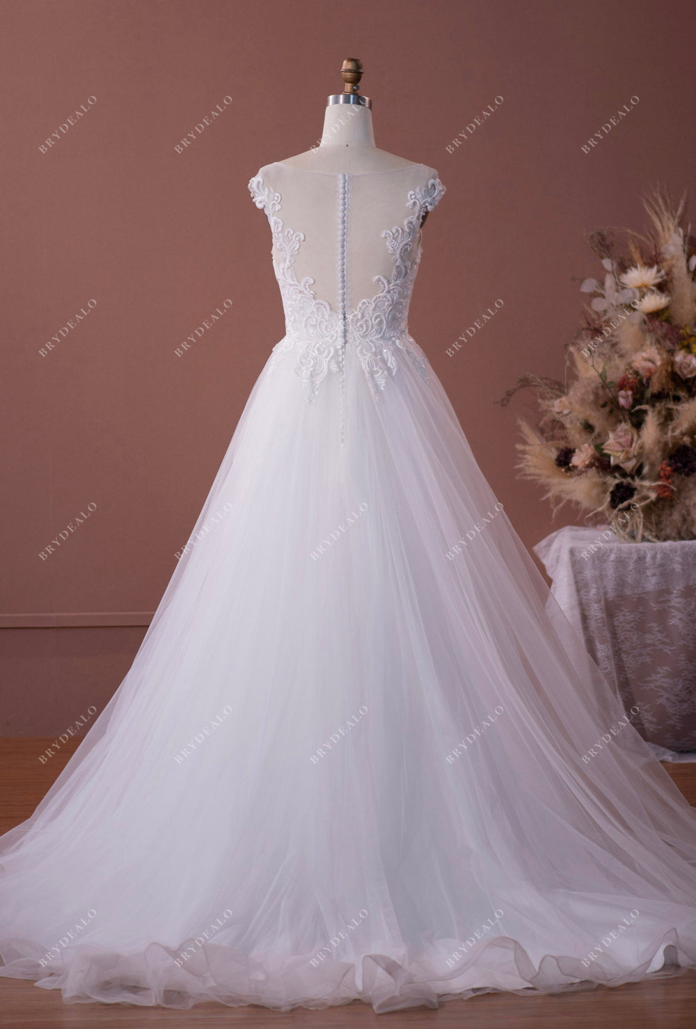 Elegant Illusion neck Cap Sleeve Appliques Tulle A-line Princess Wedding Dress