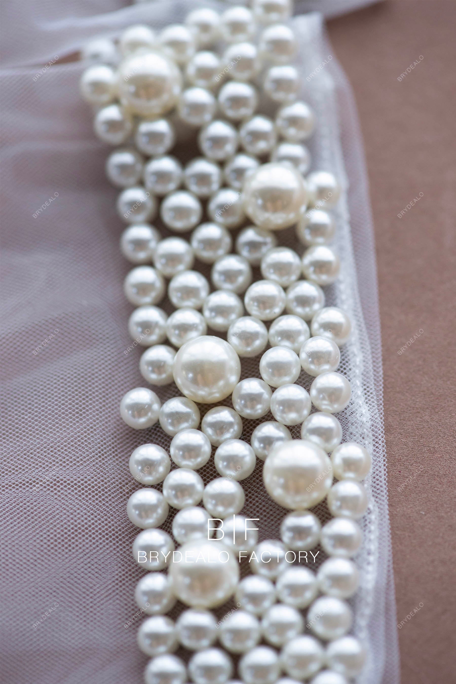 delicate pearl gloves for wedding