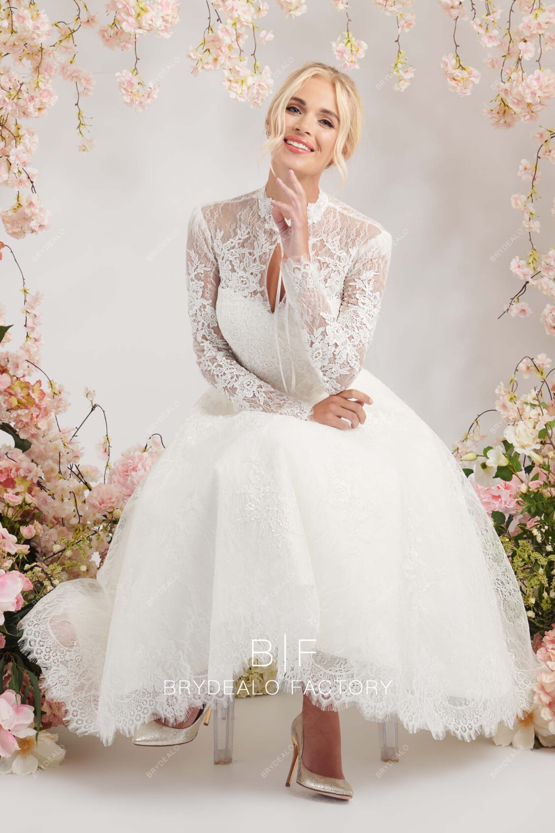 elegant lace A-line long sleeves wedding dress