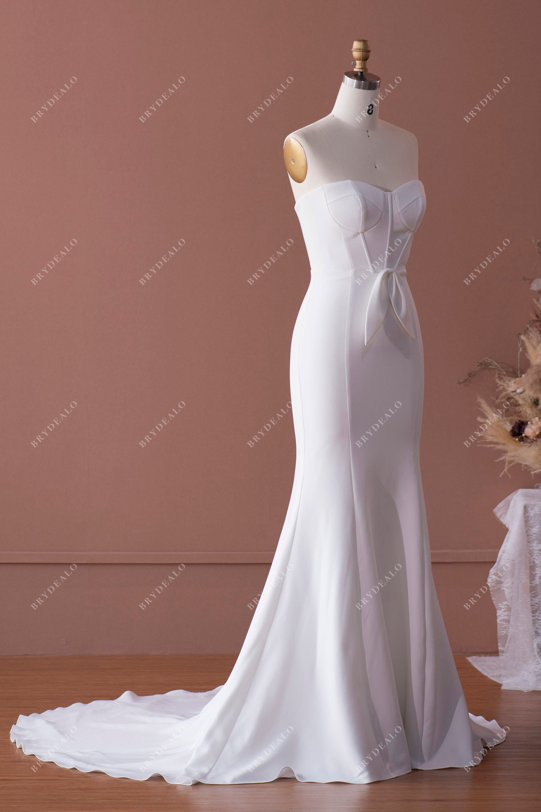 elegant strapless crepe mermaid wedding dress