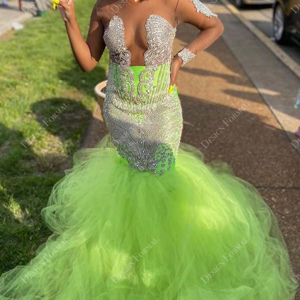 Rhinestones Plunging Green Tulle Crafted Trumpet Prom Dress