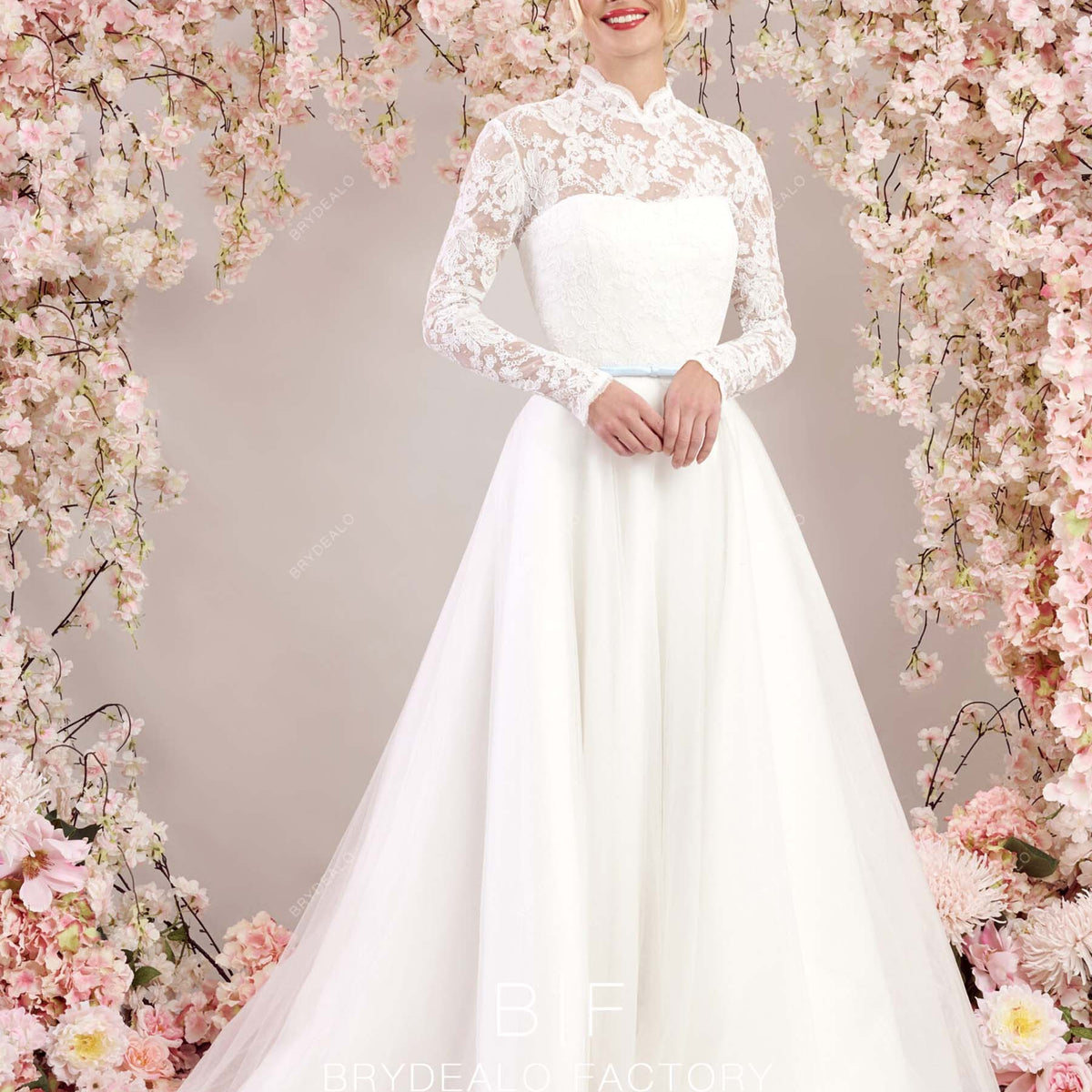 Sheer Long Sleeves Traditional Lace Tulle Ball Gown Wedding Dress