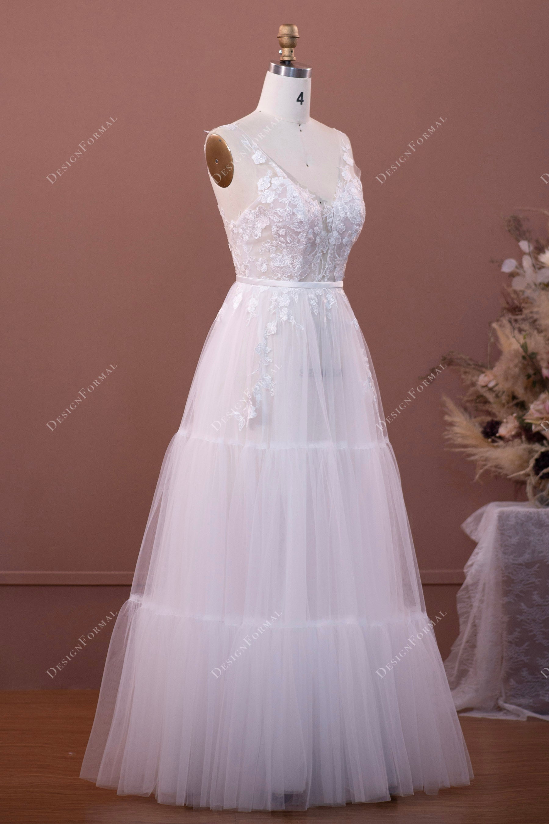 sleeveless lace ruffled bridal dress