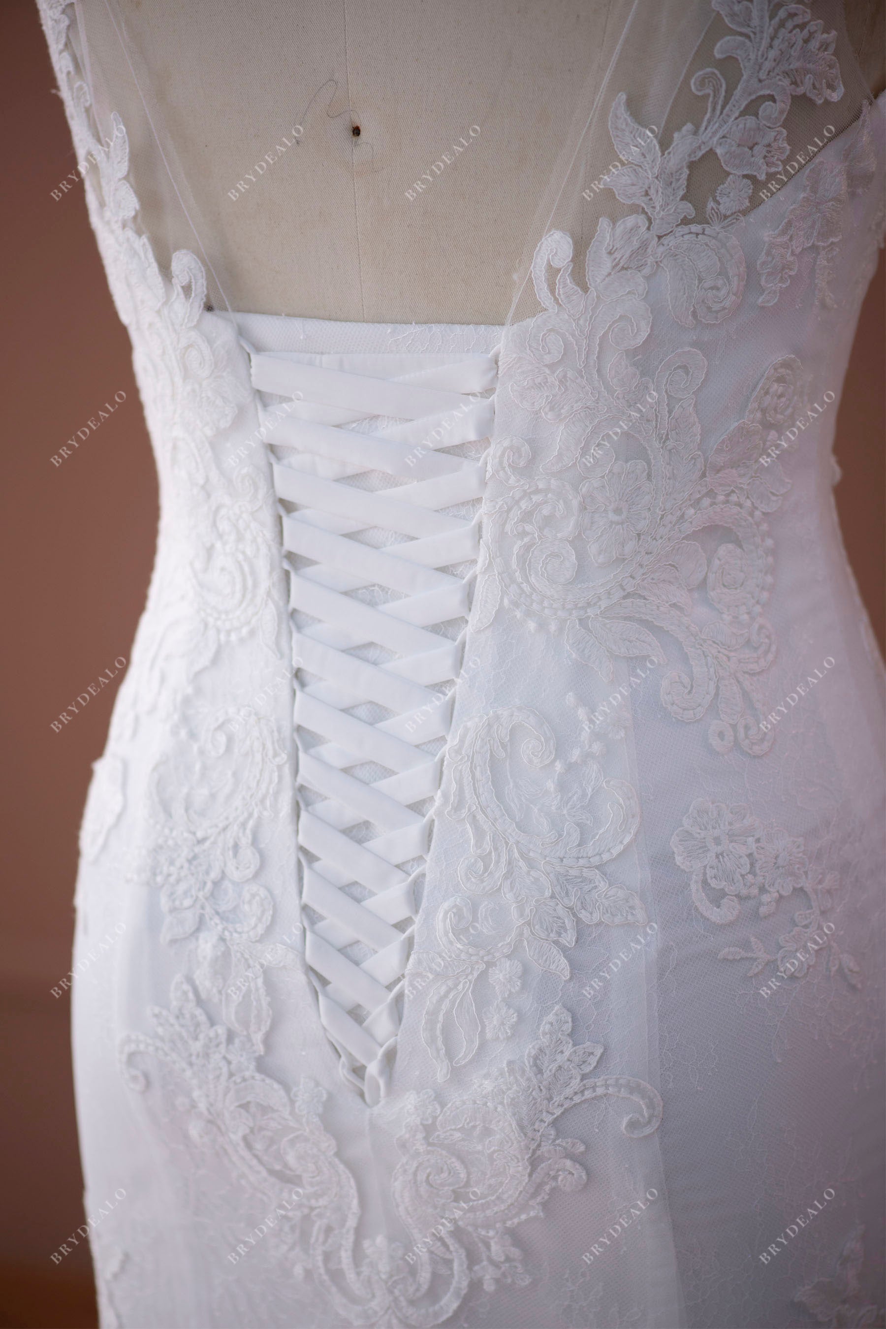 designer lace lace-up wedding gown