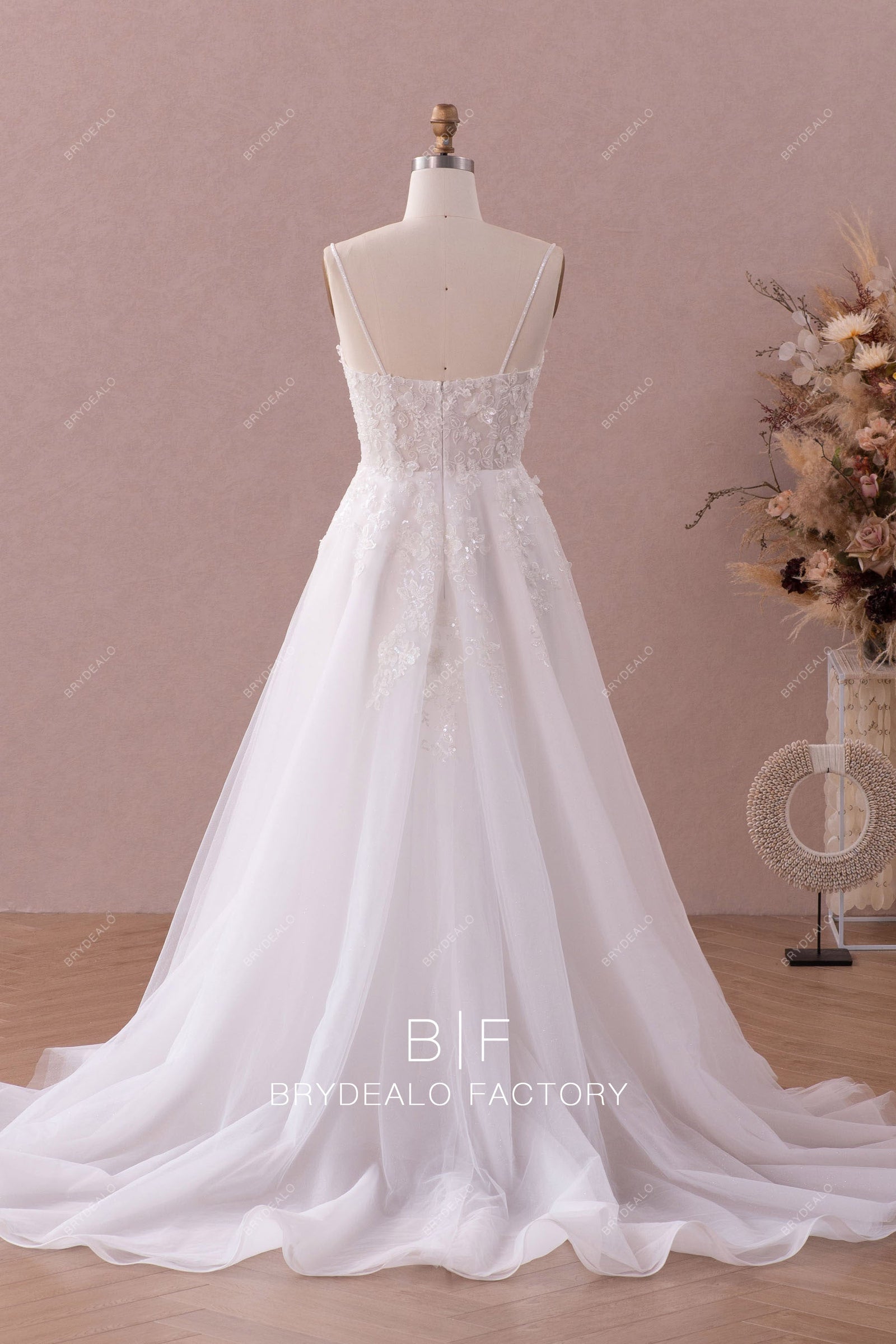 Shimmery 3D Flower Lace Spaghetti Strap Scoop Neck Bridal Dress