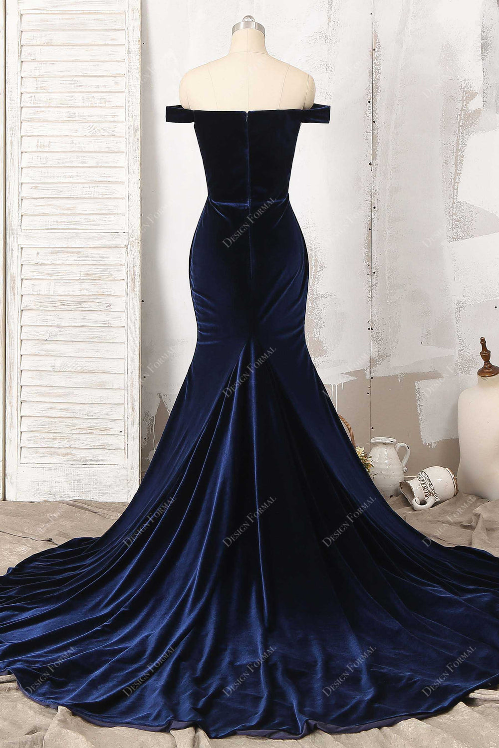 Dark Navy Halter V-Neck Mermaid Prom Dress With Applique main image 1