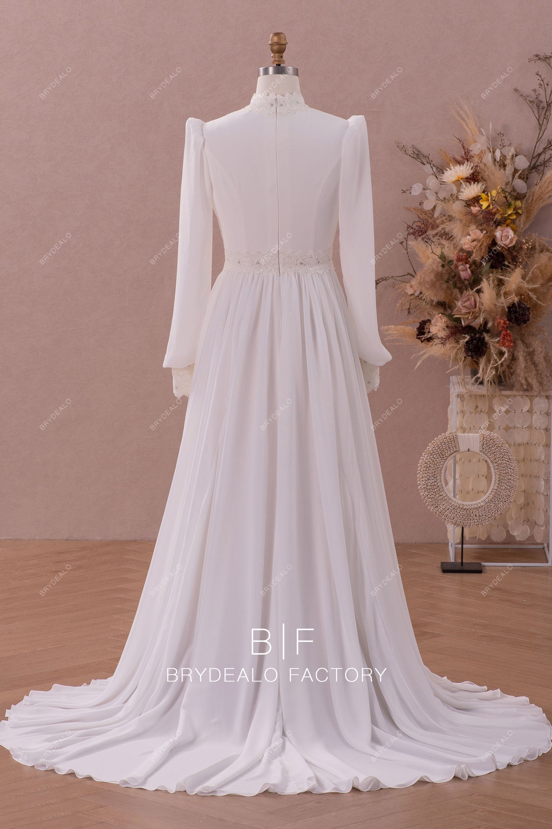 designer Muslim A-line chiffon beaded lace wedding dress