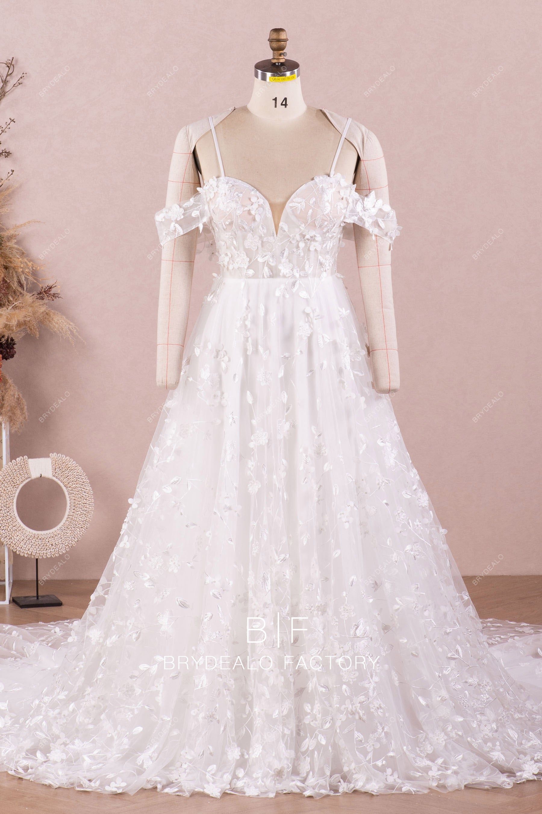 Monarch Train Wedding Dresses Beautiful Taffeta Beading Applique Monarch Train Wedding Dresses Beautiful Taffeta Beading Applique