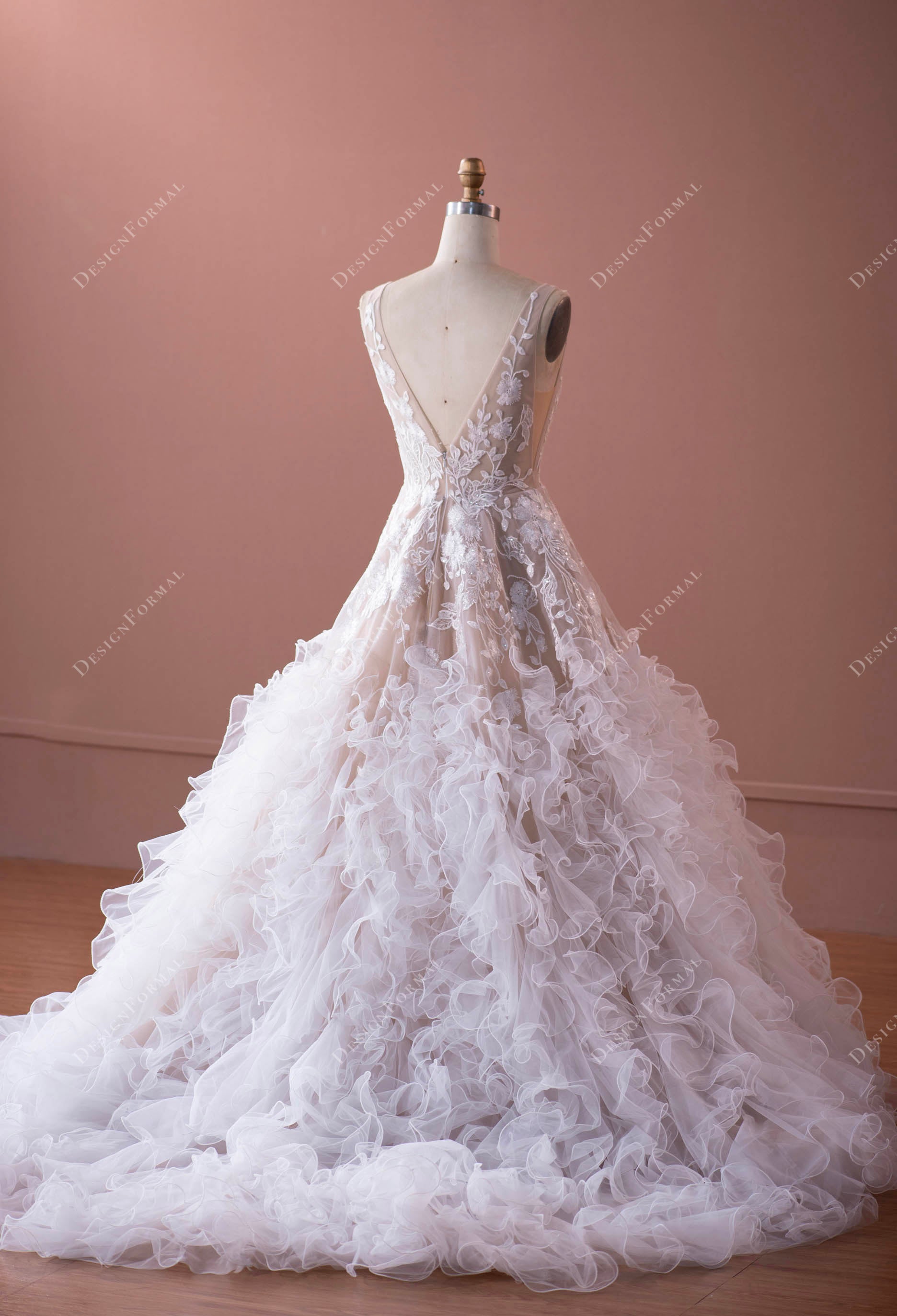 Ruffle Skirt Ball Gown Wedding Dresses