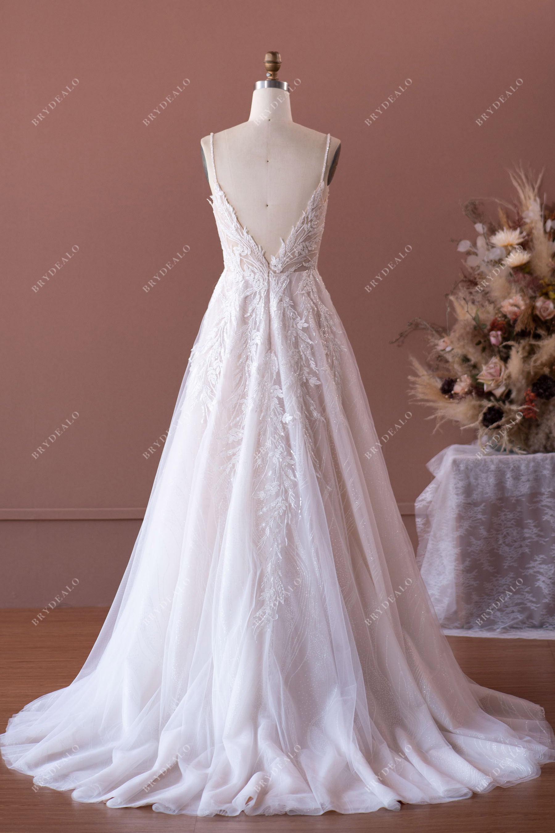 V-back Shimmery Lace A-line Wedding Dress