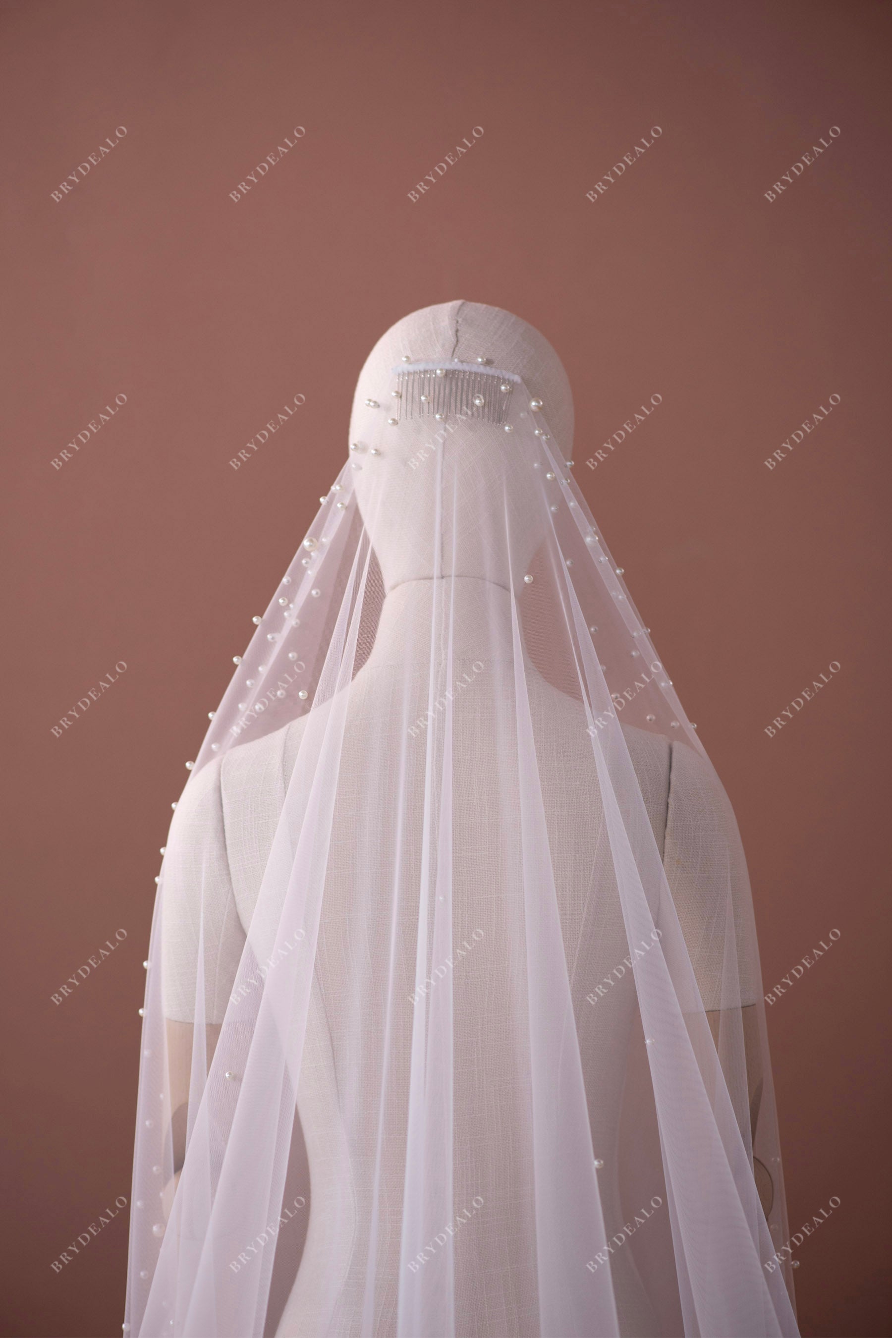 pearls comb single tier tulle bridal veil