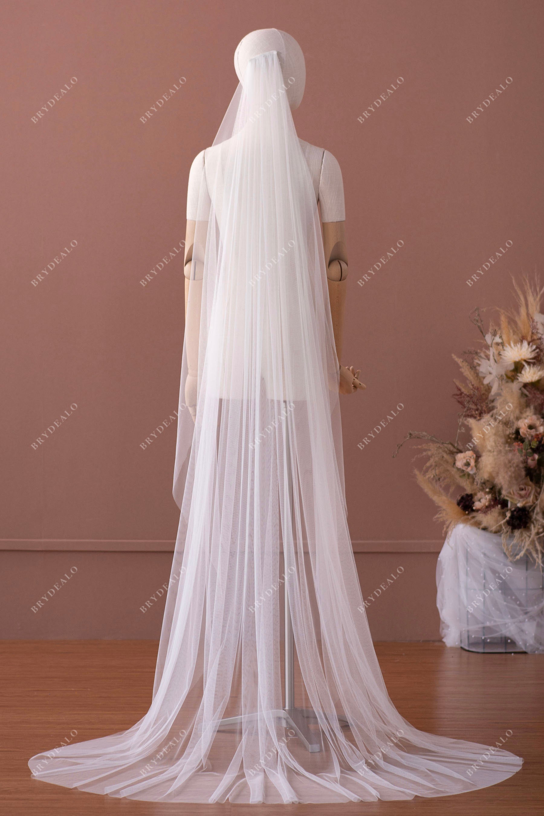 Simple Net Chapel Length Elegant Bridal Veil Online