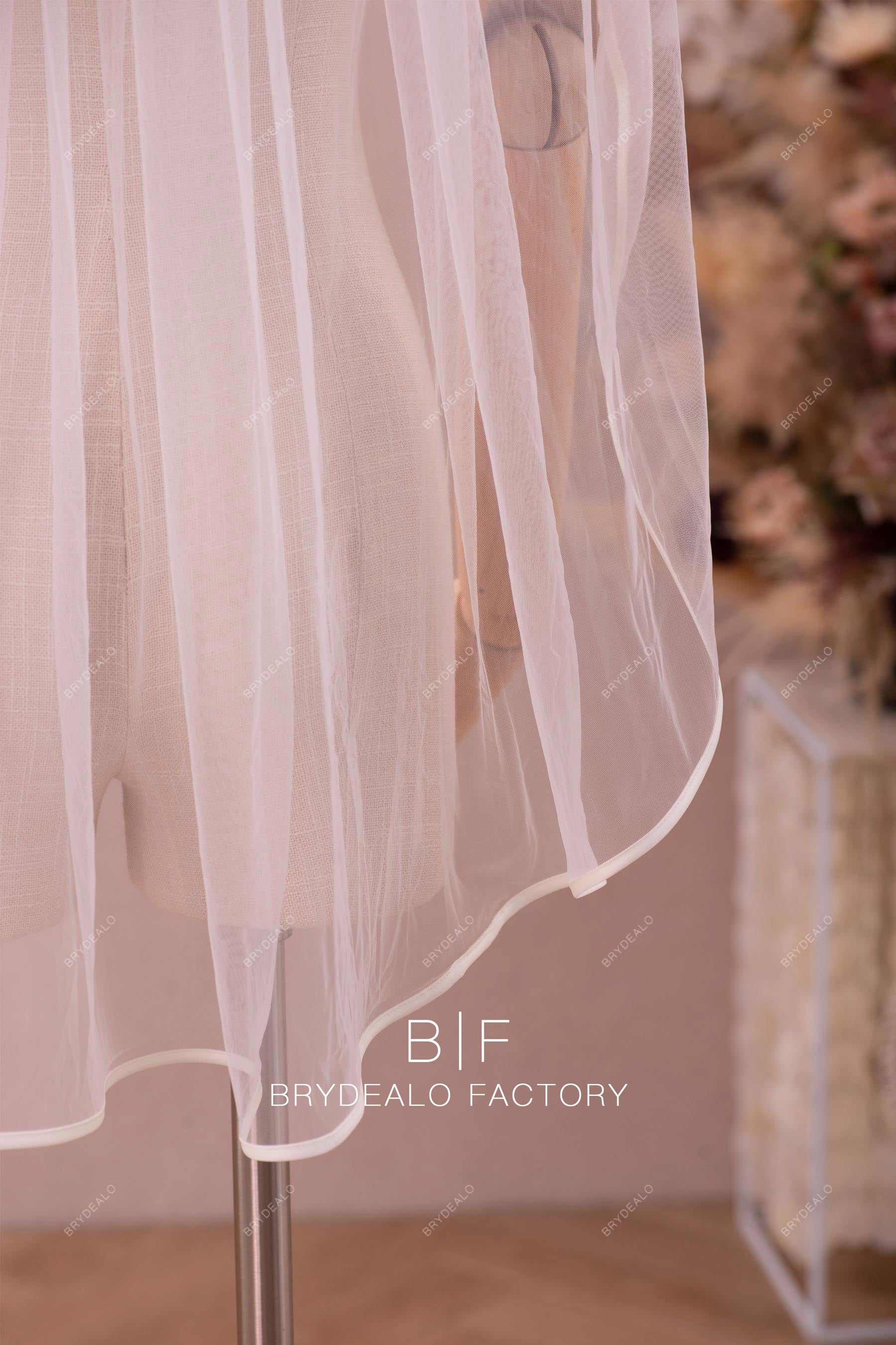 elegant ribbon edge veil for wedding