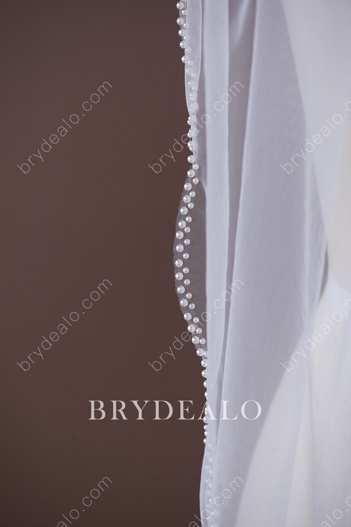 modern pearls edge veil