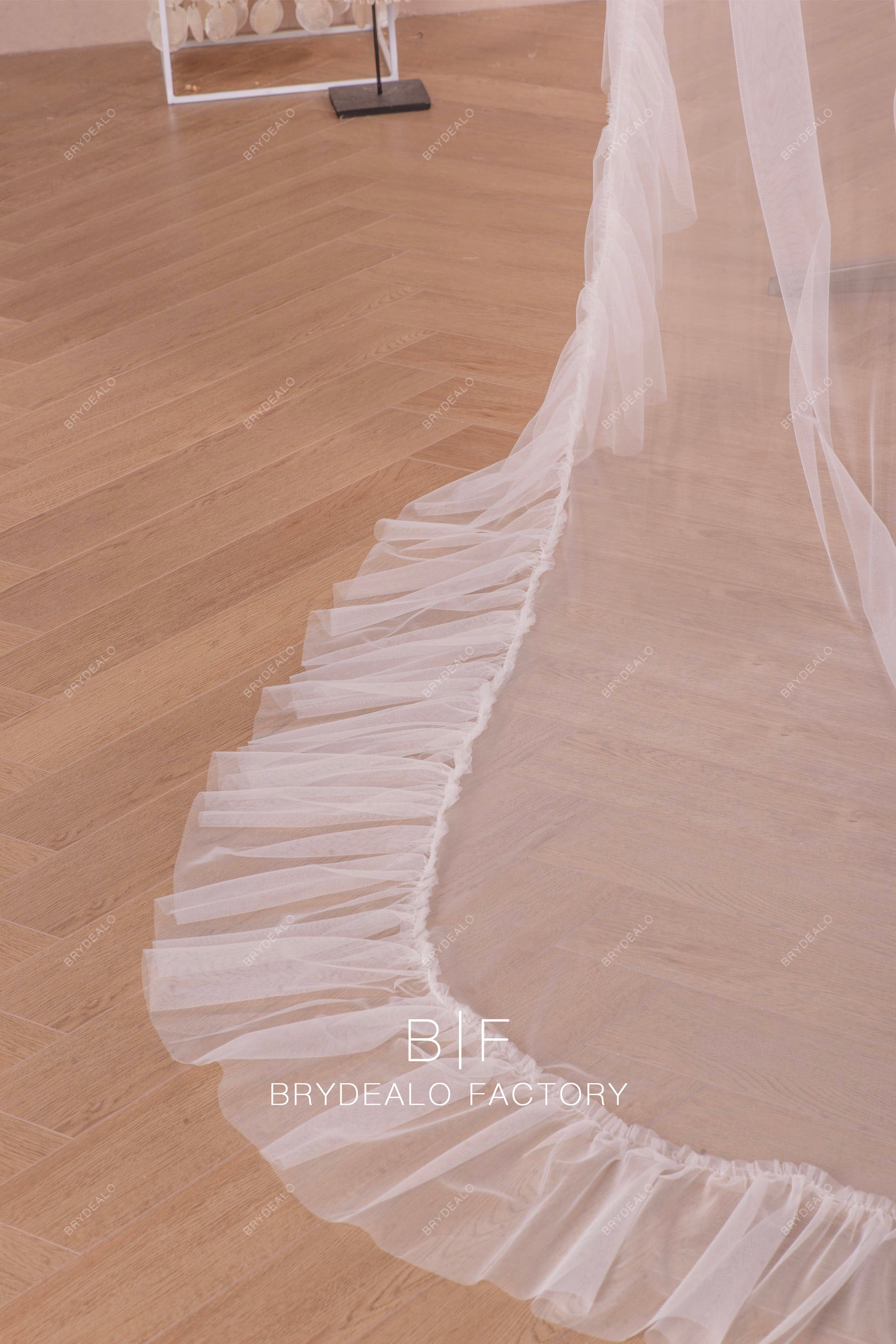 beautiful ruffled edge bridal veil for wedding