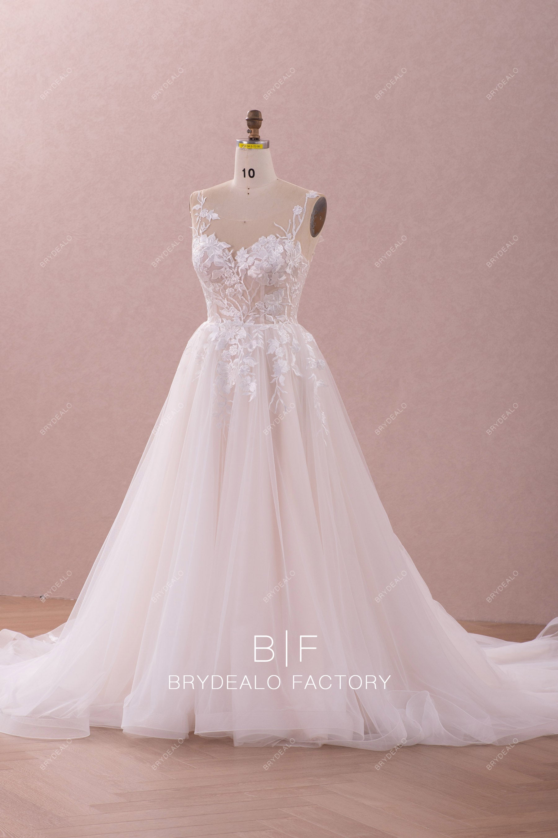 elegant ruffled skirt lace tulle wedding gown