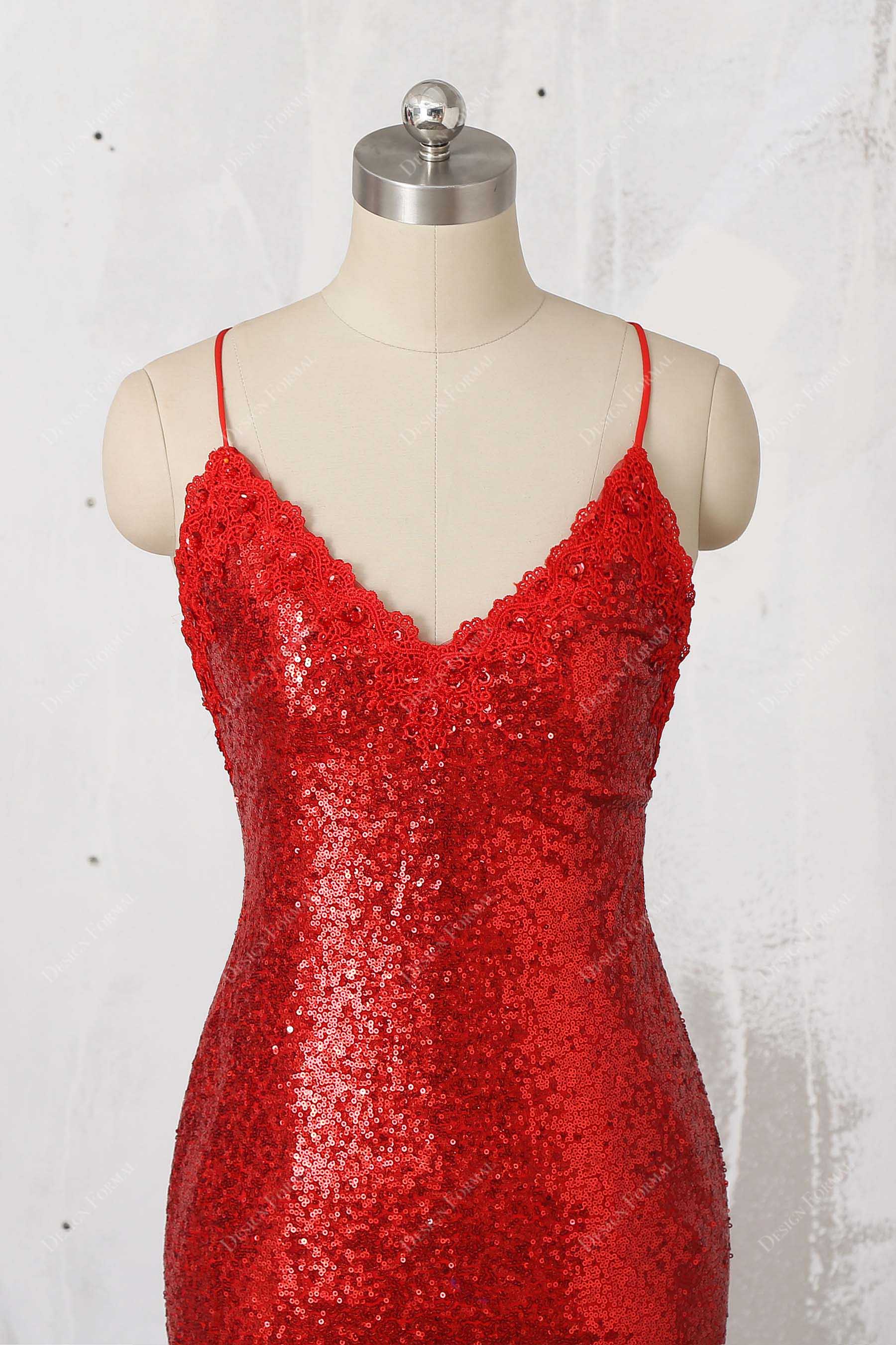 scalloped lace V-neck spaghetti straps prom gown