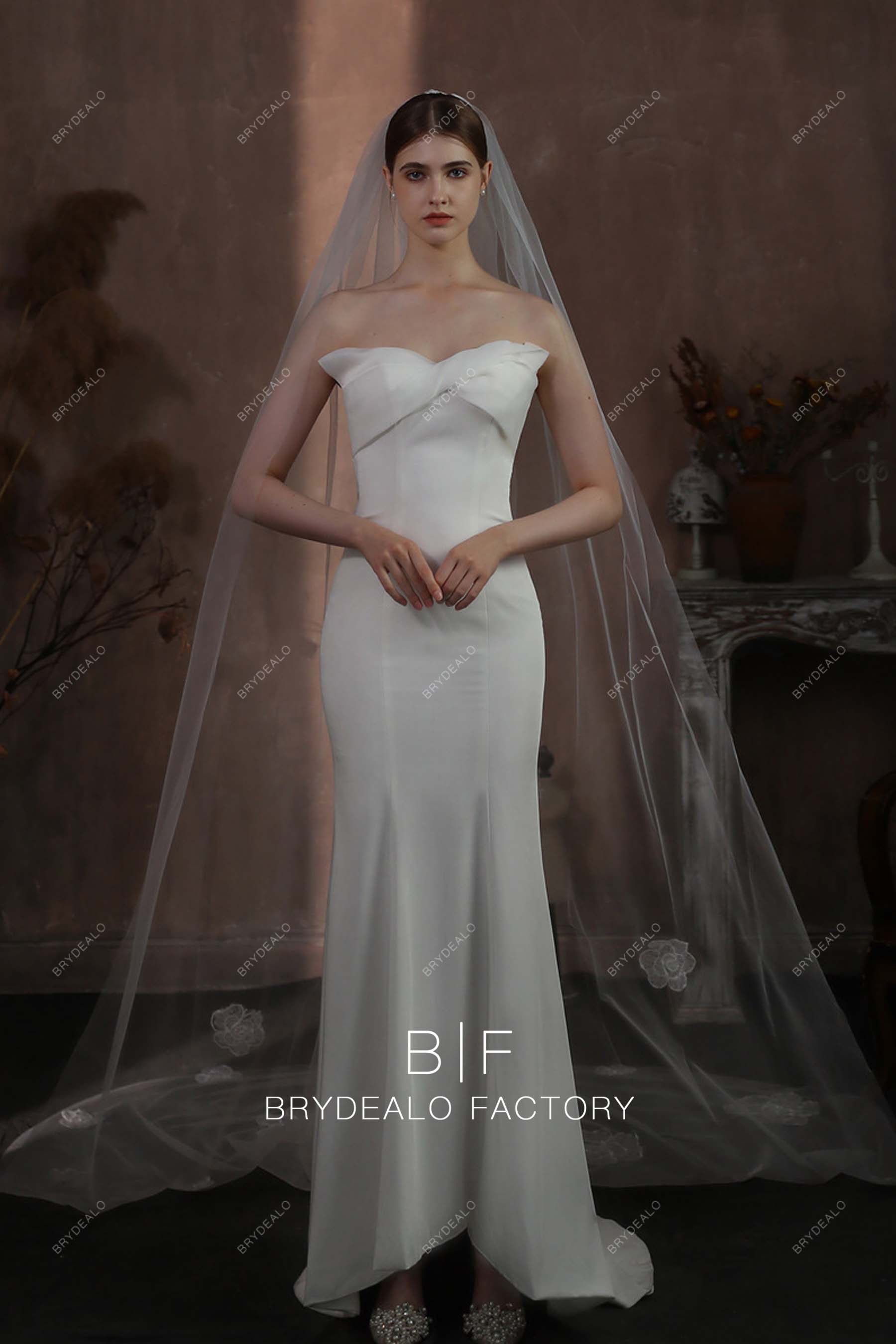 Elegant Single Tier Raw Cut Wedding Veil