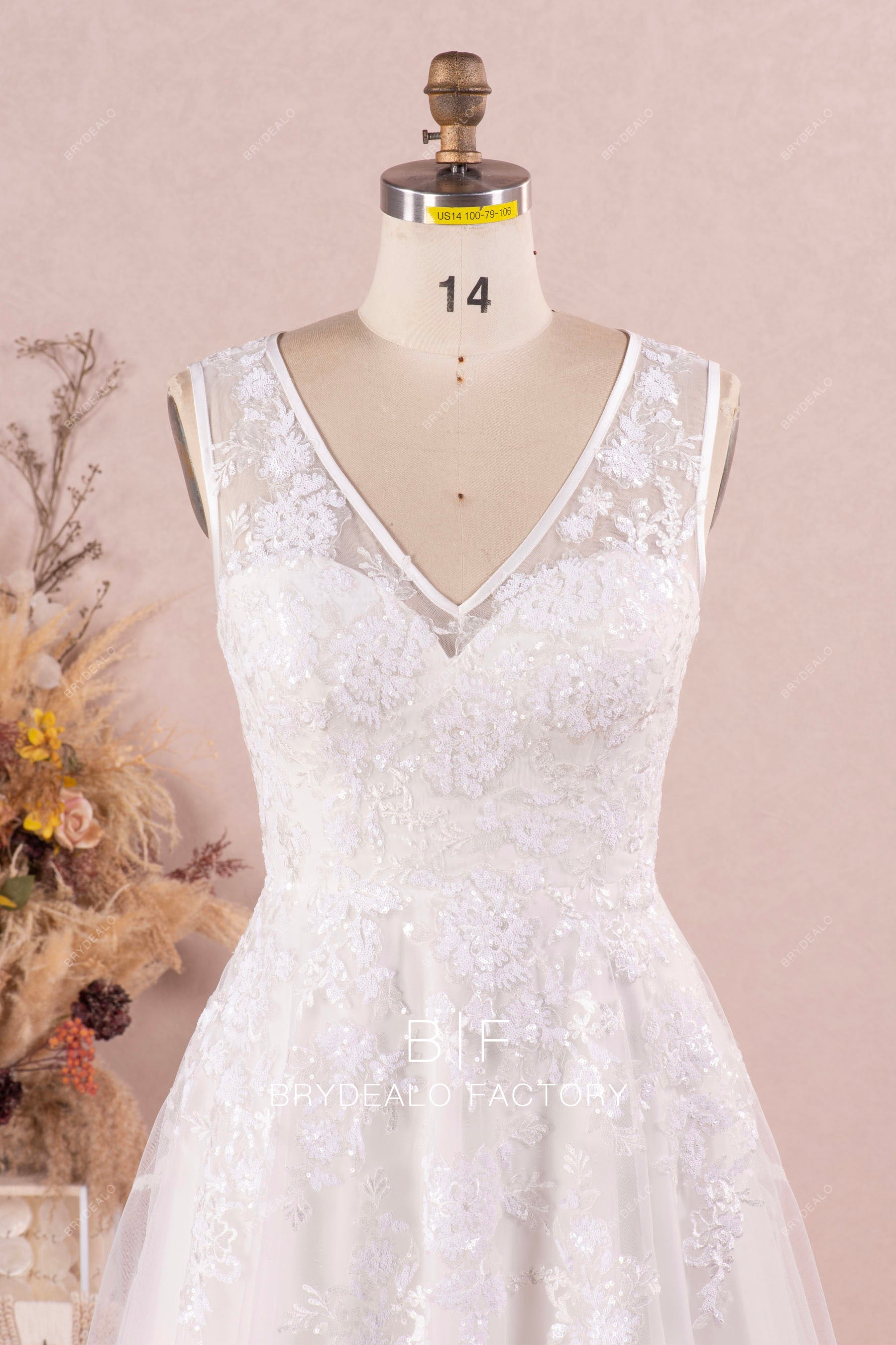 designer shoulder strapless V-neck lace wedding dress