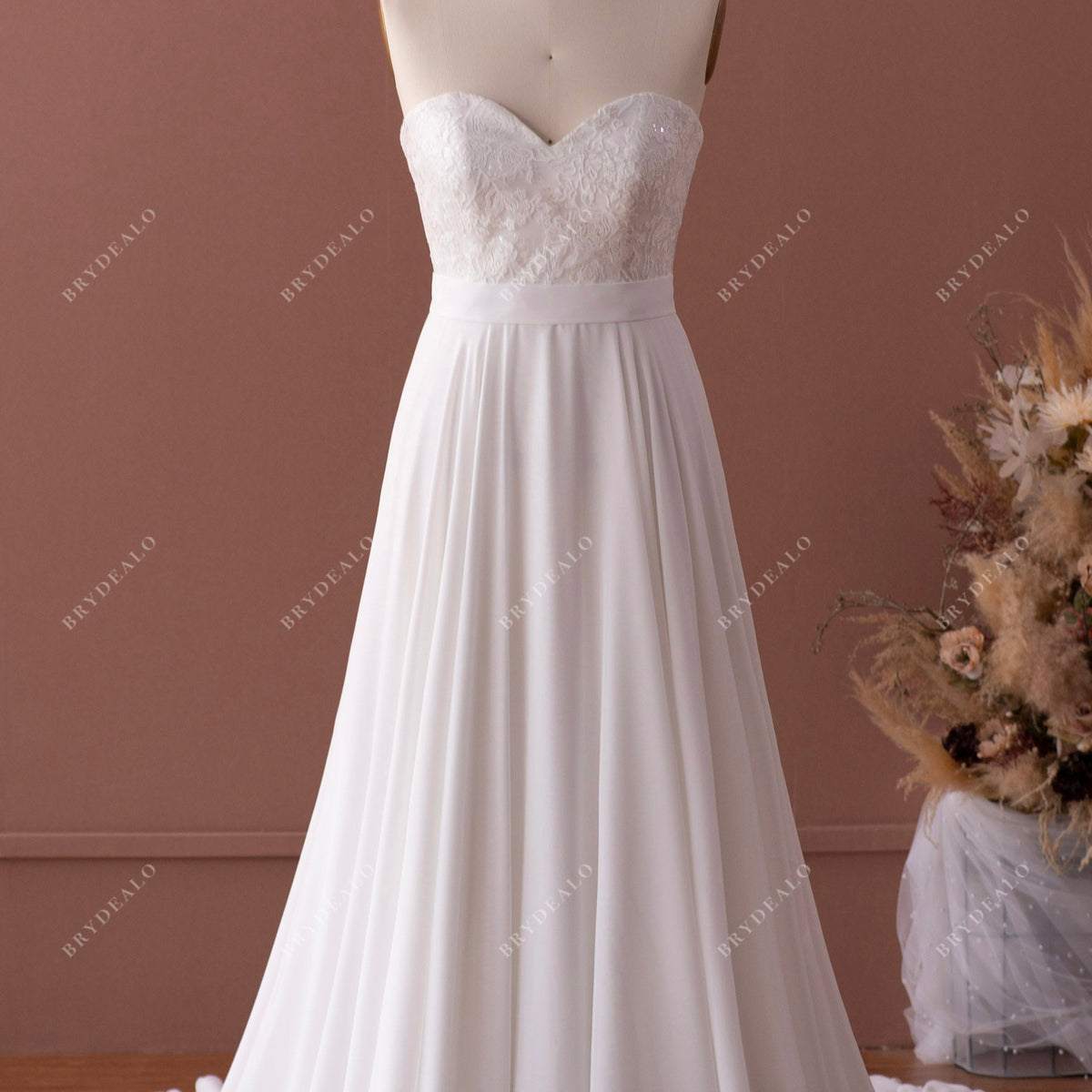 Designer Lace Strapless Sweetheart Outdoor Chiffon Wedding Dress Designer Lace Strapless Sweetheart Outdoor Chiffon Wedding Dress