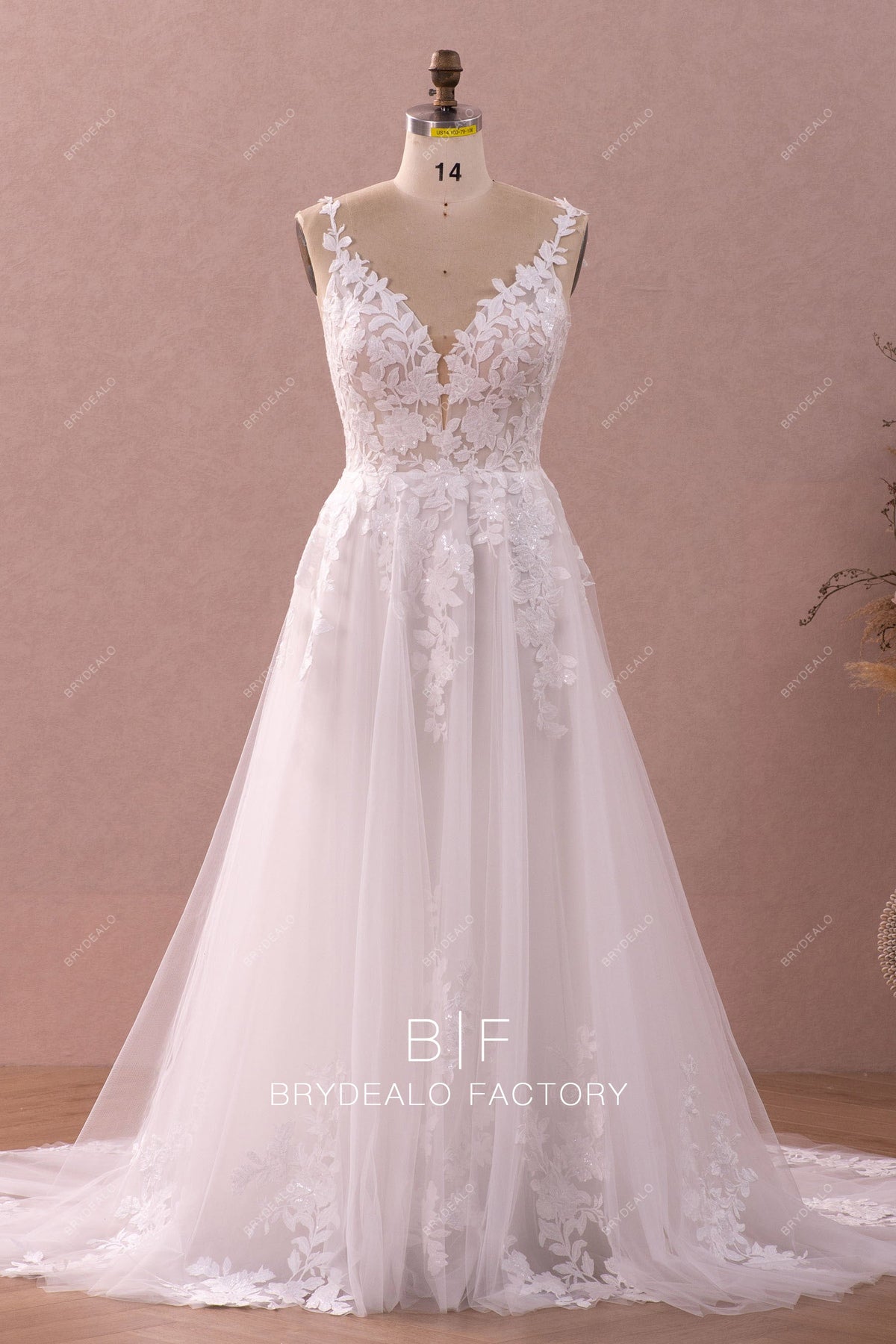 Designer Lace Straps Sleeveless A-line Tulle Bridal Gown